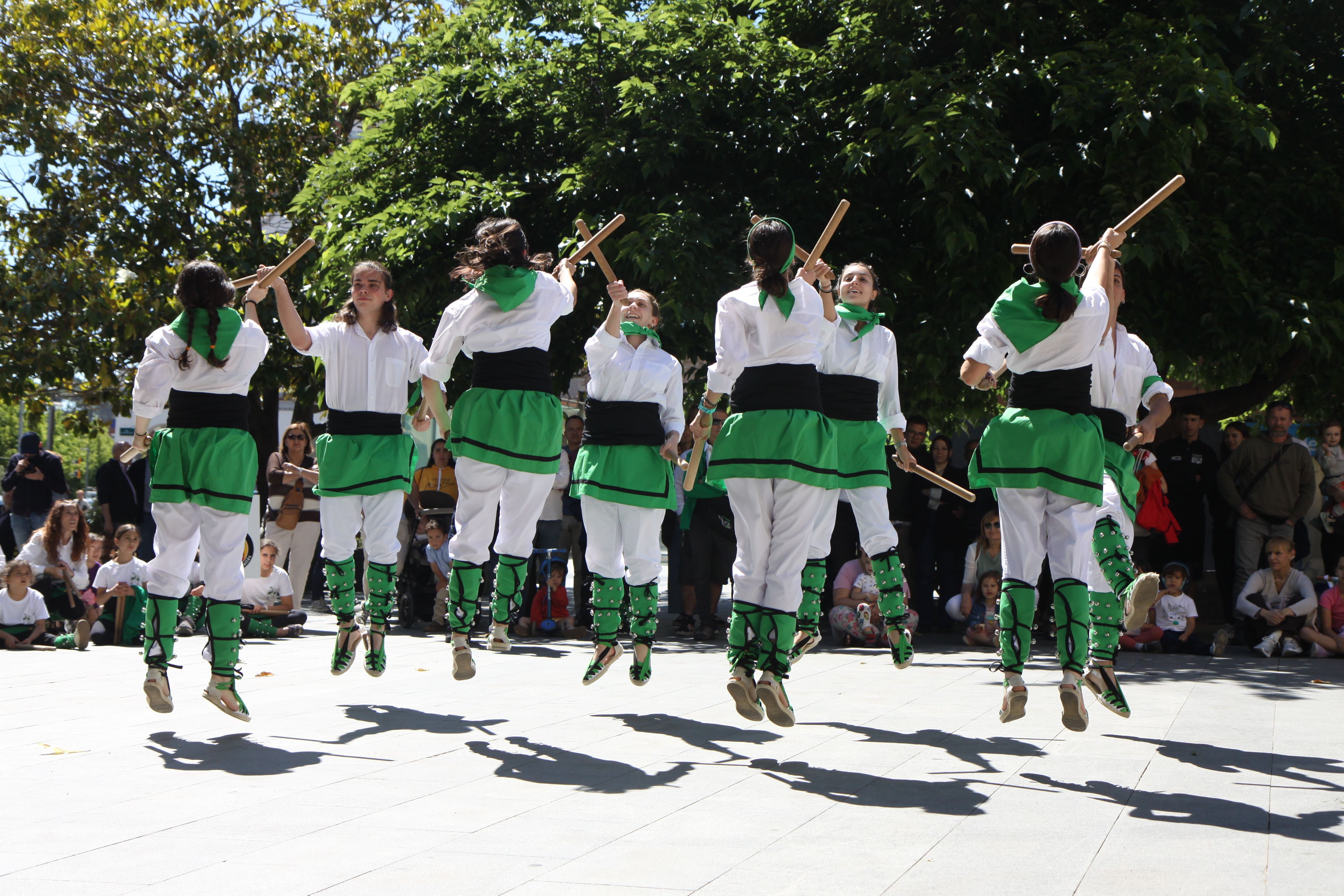 Els Escuradents de la UAB al 2n Aniversari dels Bastoners de Cerdanyola. Foto: Laia Jubany
