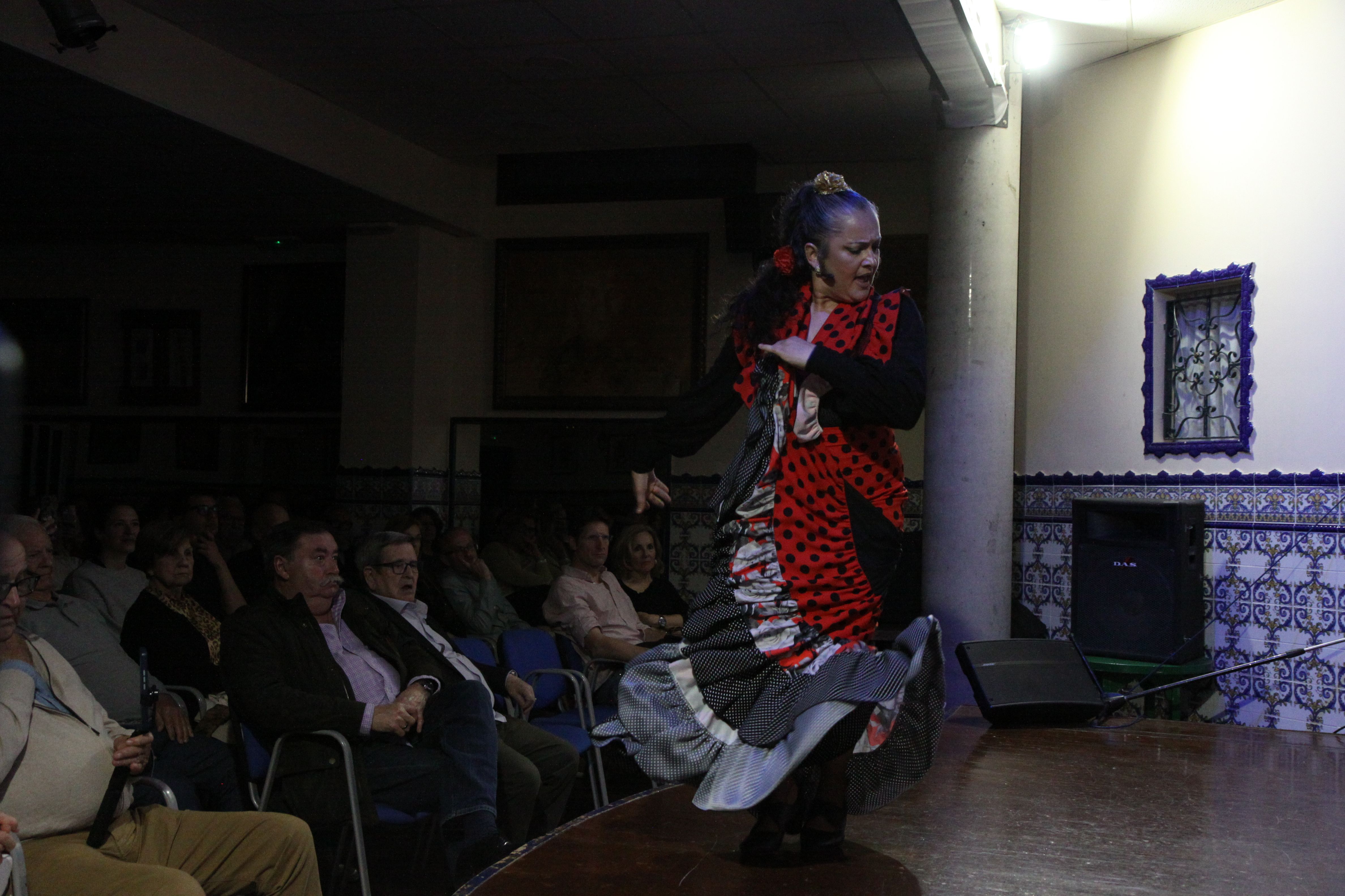 Sala plena durant l'actuació de María Dávila. Foto: Laia Jubany