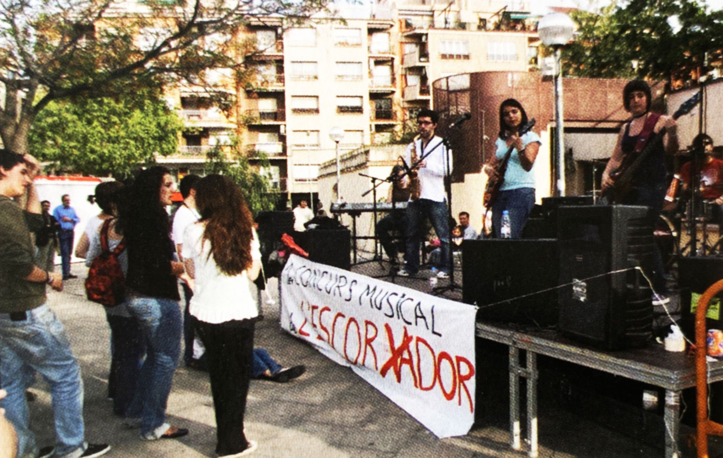 Primera edició del concurs musical ‘L’Escorxador’, celebrada a la plaça de l’Església l’any 2008.