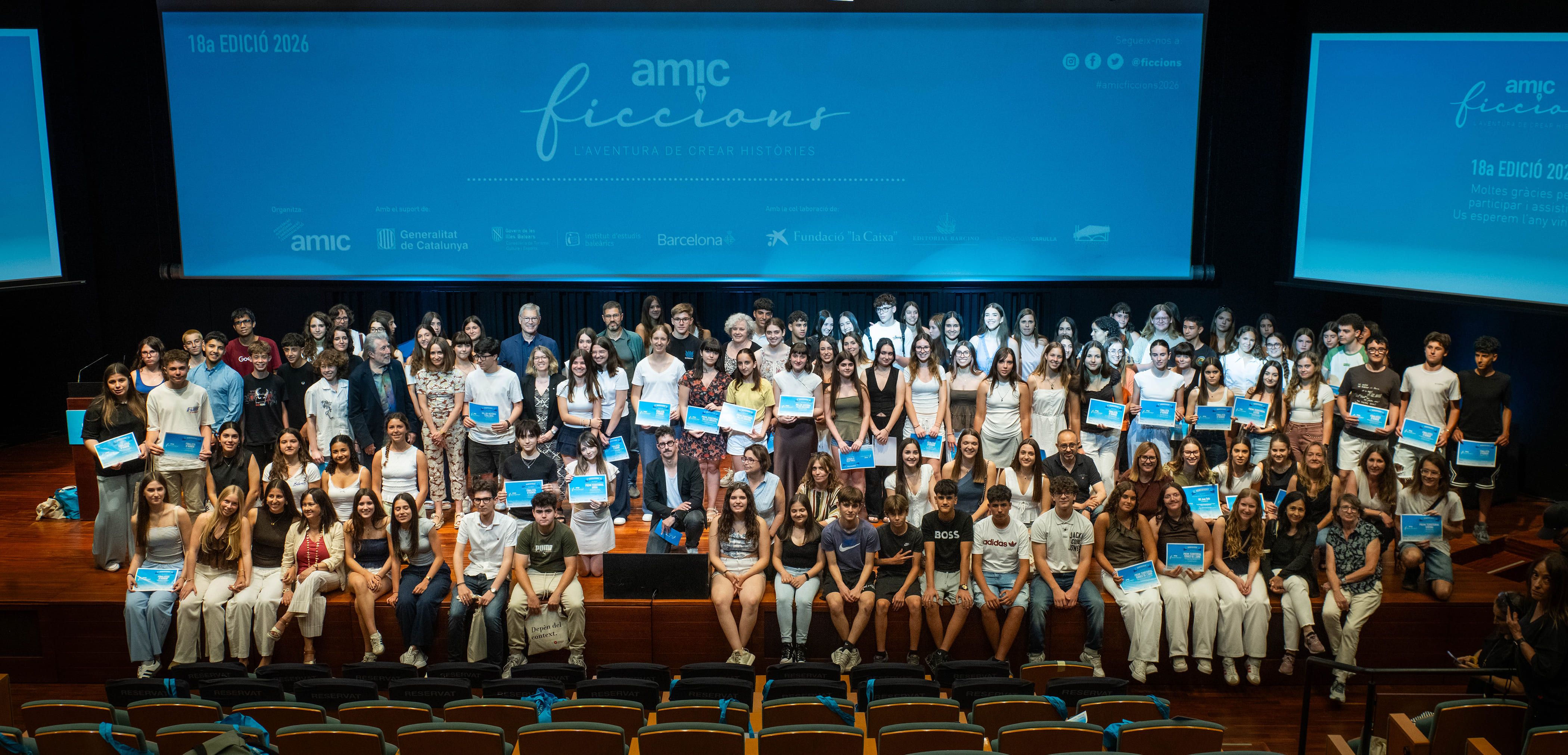 Imatge grupal dels guardonats als Premis AMIC-Ficcions 2026. Foto: AMIC