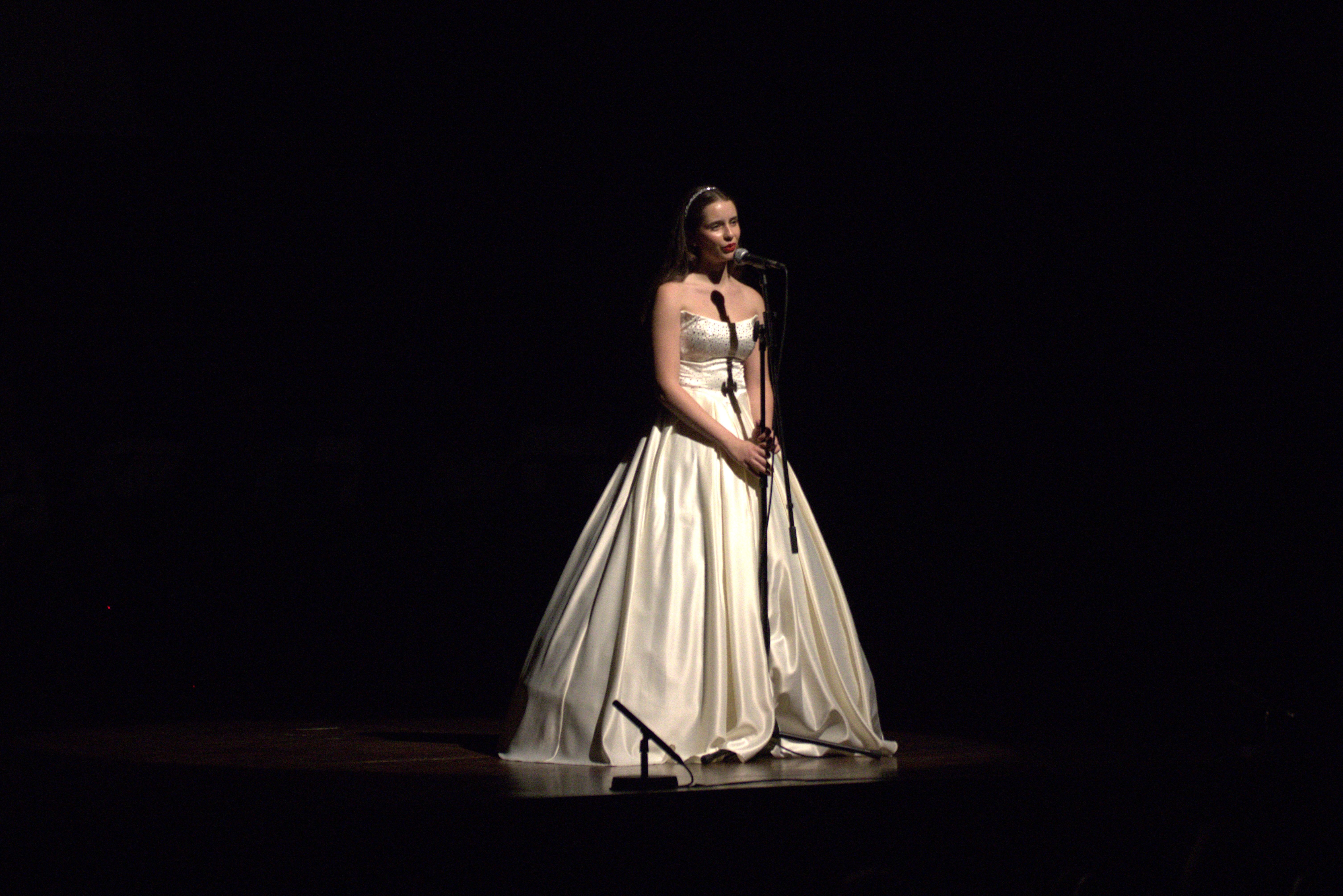 L'institut Banús ha ofert aquests dies un espectacle musical i teatral. FOTO Marc Mata 