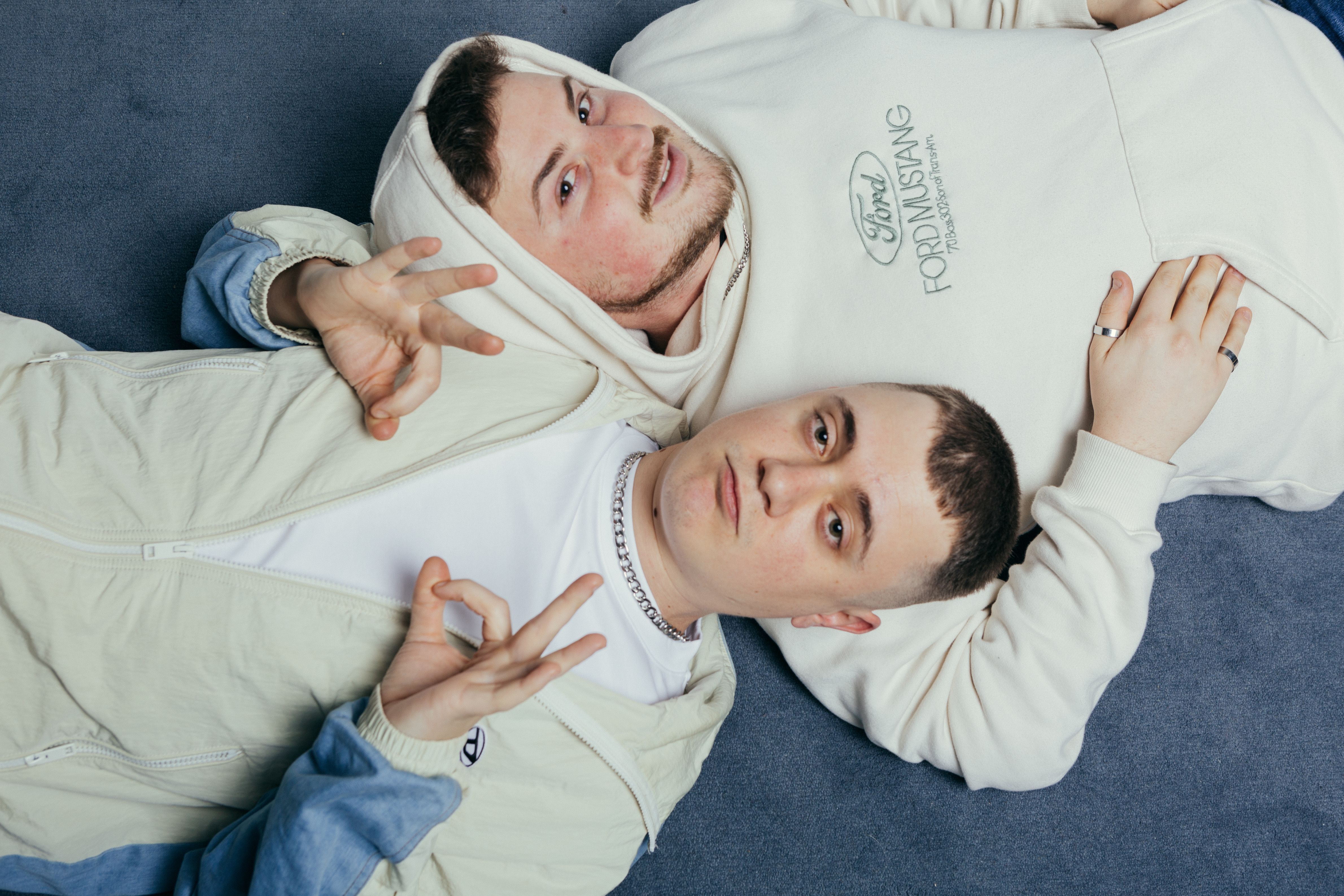 Enkhi x Tisset debuten en el panorama urbà amb ‘QUEMAR LOS BARCOS', el seu primer àlbum. Foto. Cedida