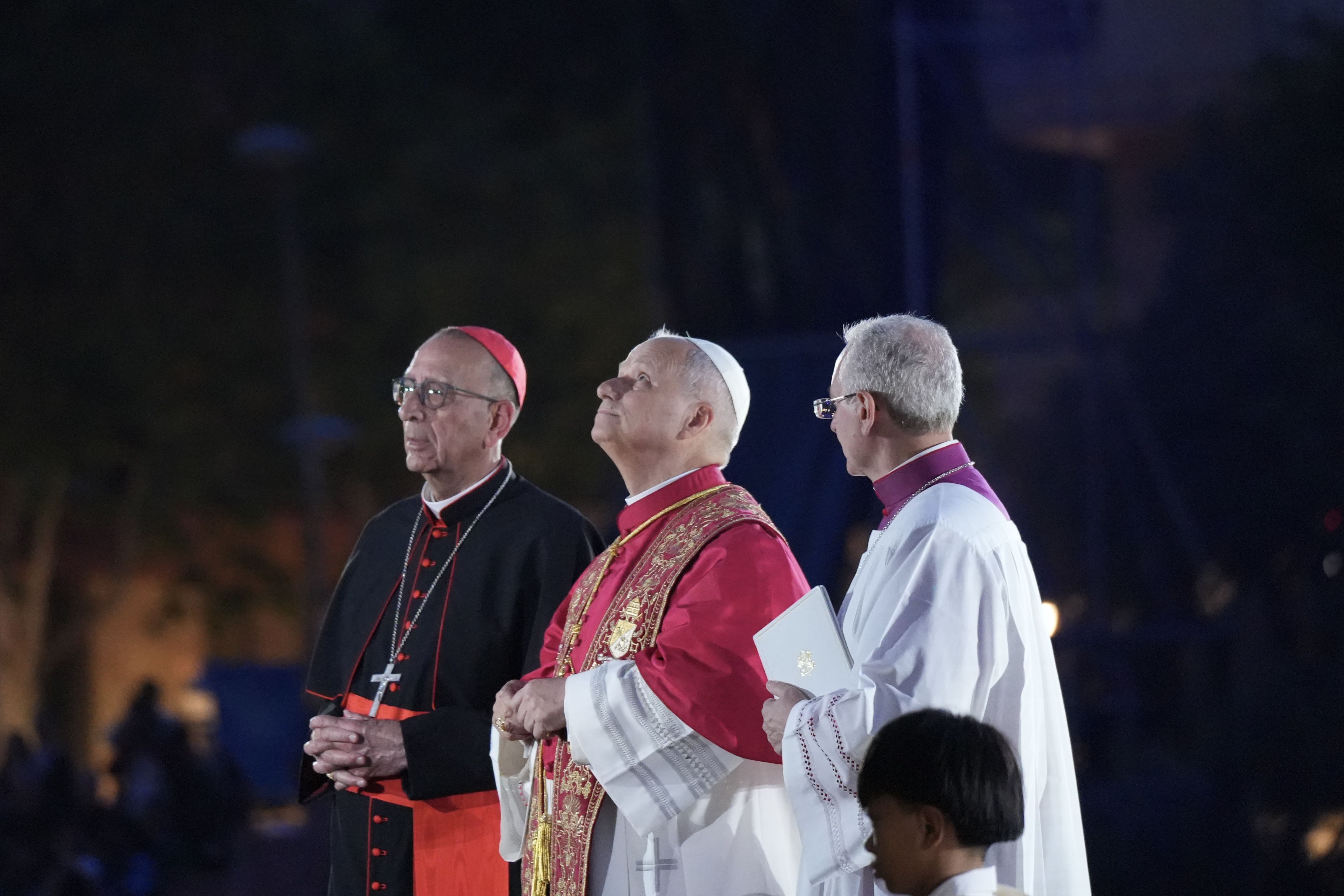 Lleó XIV durant l'acte de benedicció de la torre de Jesús. Foto: Nicolas Tomás (ACN)