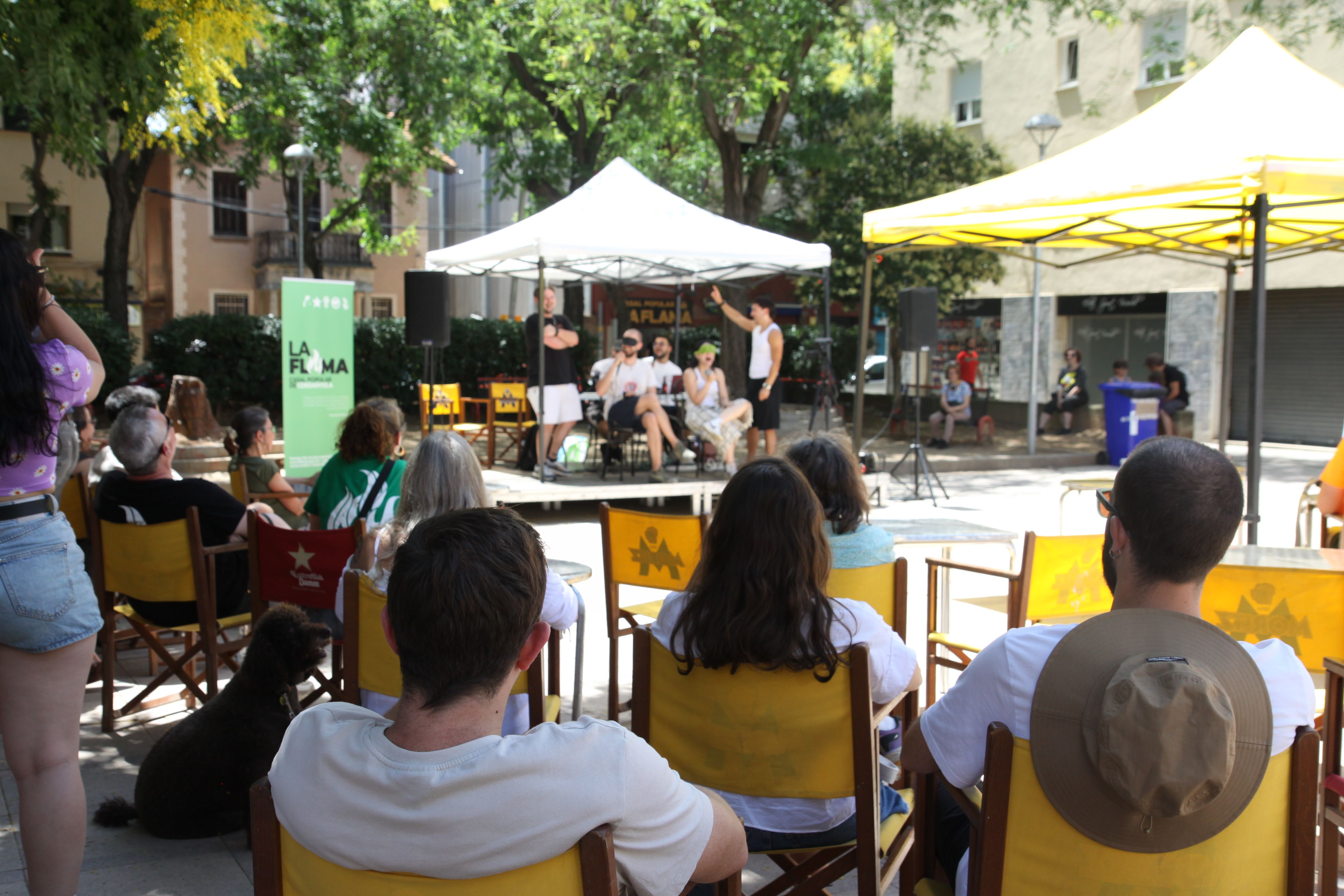 El públic ha gaudit d'un vermut amb els cerdanyolencs Propera Parada. Foto: Laia Jubany
