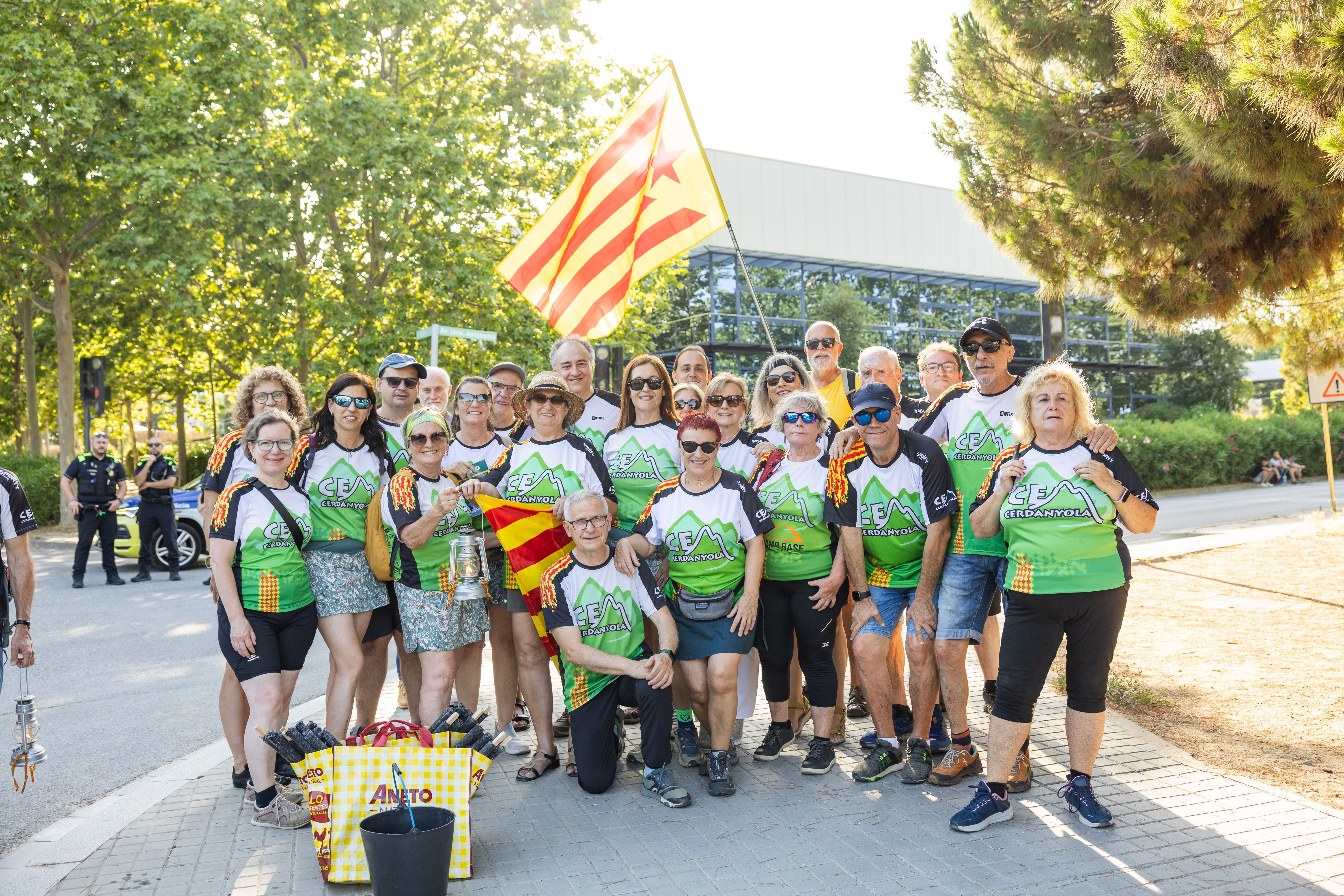 Membres del CEM, al Parc Tecnològic,punt de sortida de la caminada popular. FOTO: Arnau Padilla.