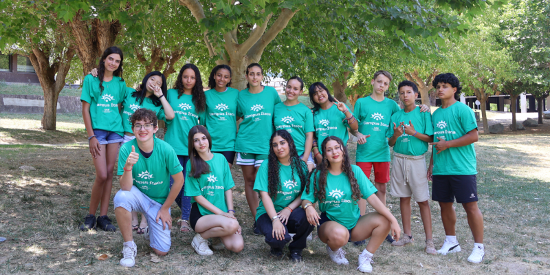 Grup d'estudiants de Cerdanyola que han participat del Campus Ítaca 2026 a la Universitat Autònoma de Barcelona. FOTO: UAB