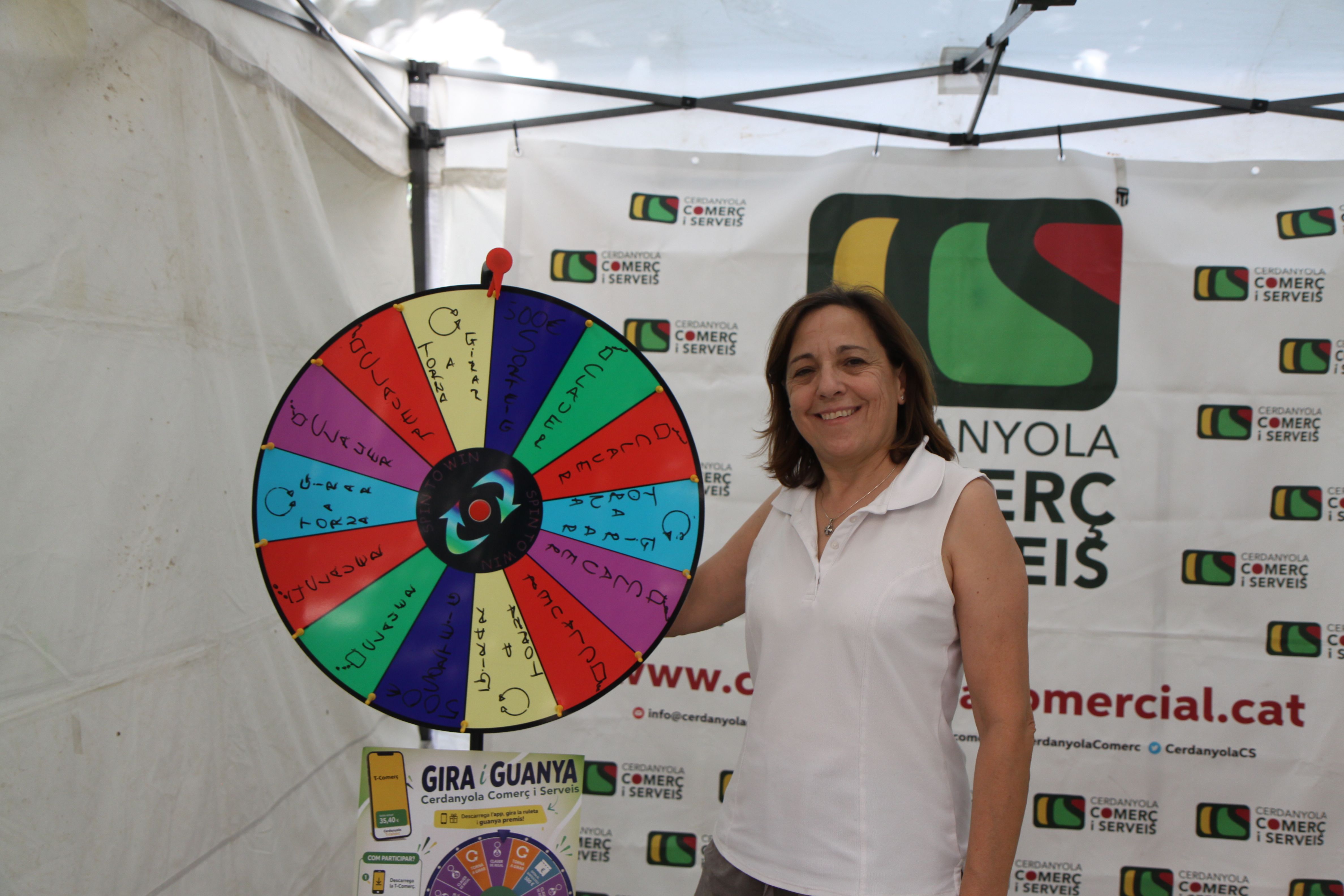Cerdanyola Comerç i Serveis ha muntat una ruleta per guanyar grans premis. Foto: Laia Jubany