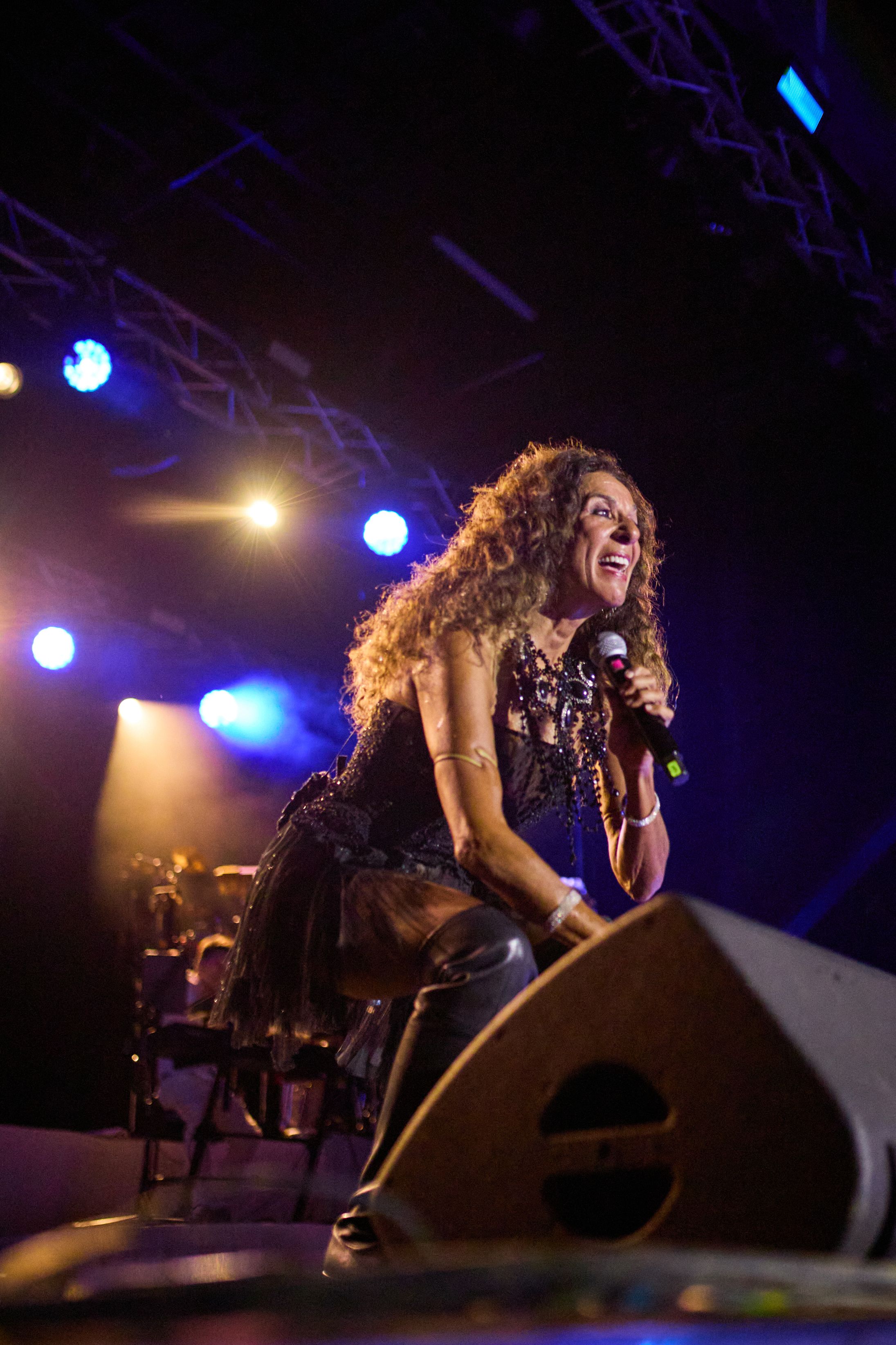 La cantant es va acostar al públic en diversos moments del directe. FOTO: Elisabet Encina (@elisabetencina)