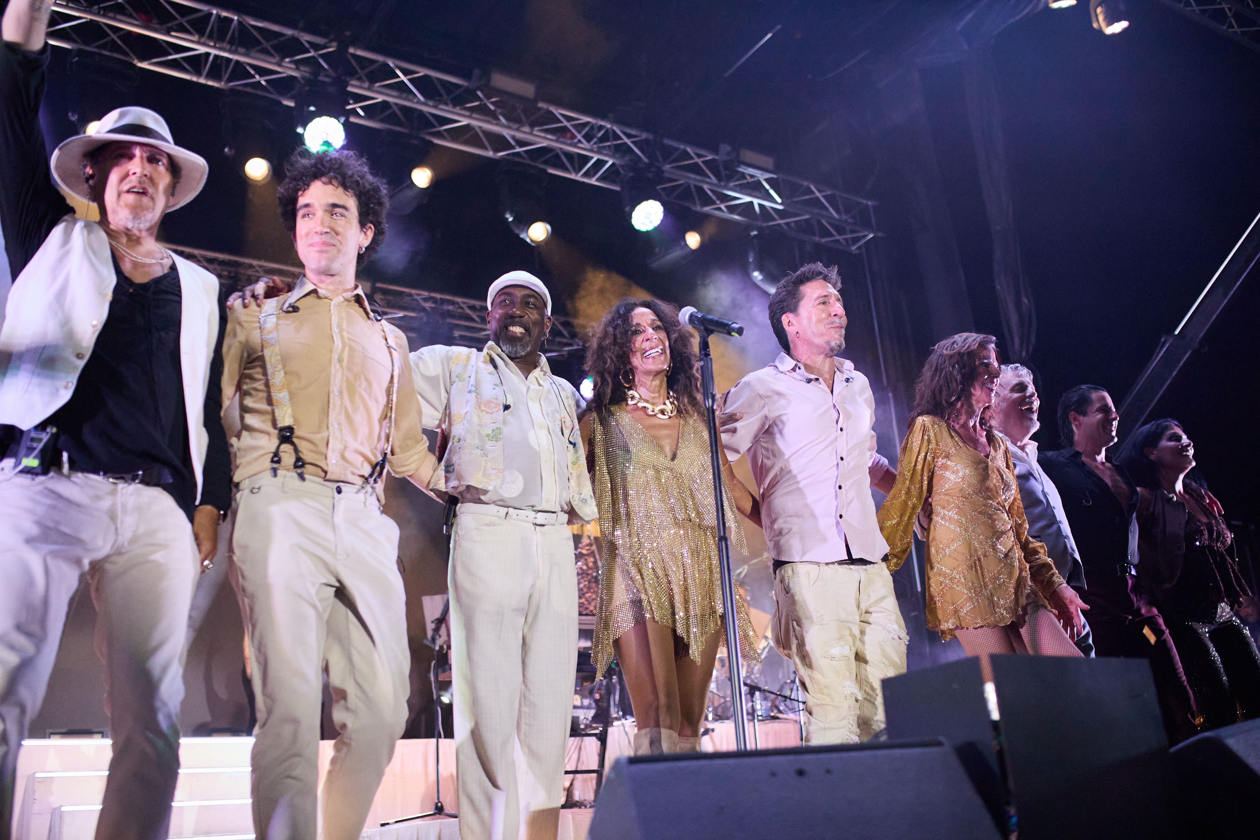 Rosario i la seva banda van acomiadar el concert central de l’Orgull a Cerdanyola. FOTO: Elisabet Encina (@elisabetencina)