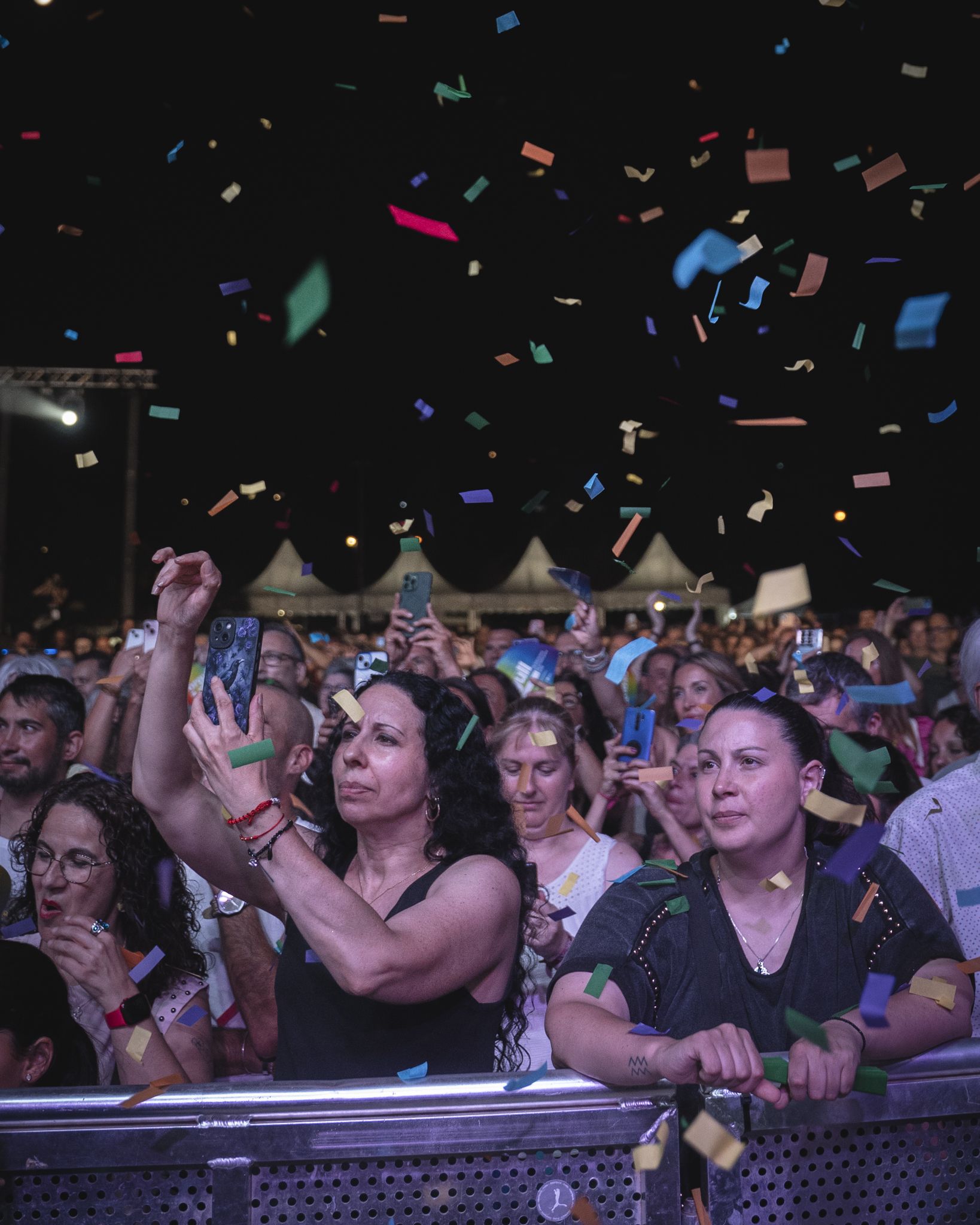 El públic va omplir el Parc Xarau i va seguir el concert de Rosario amb entusiasme. FOTO: Mauri Blázquez (@mzzz.raw)