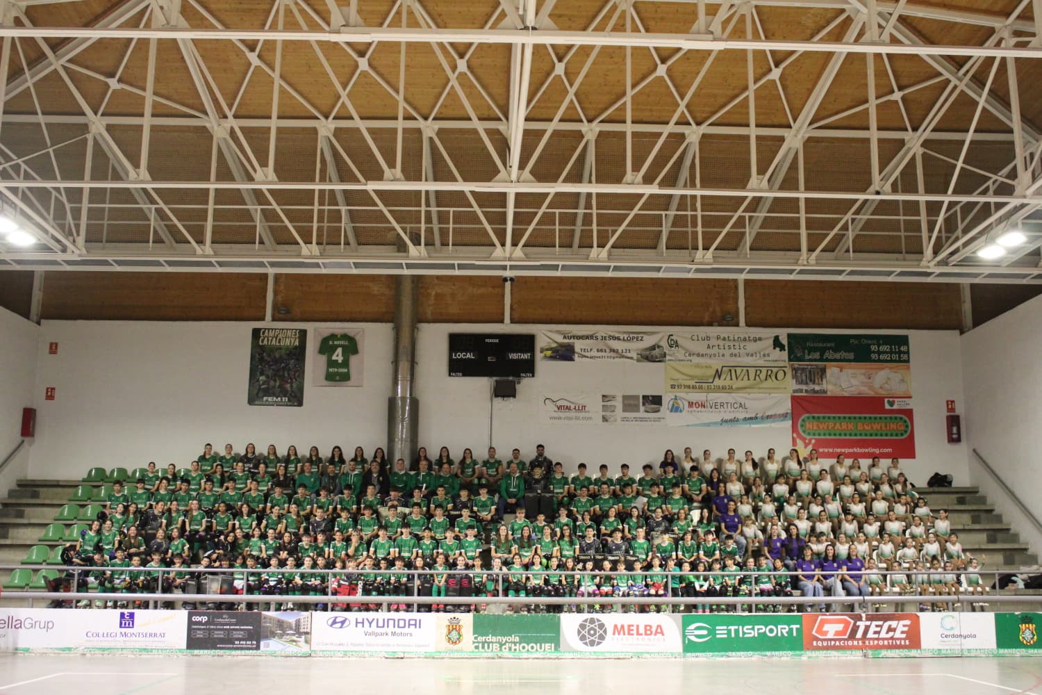 Els patinadors del Cerdanyola Club d'Hoquei durant la presentació de la temporada 26/27. Foto: Cedida
