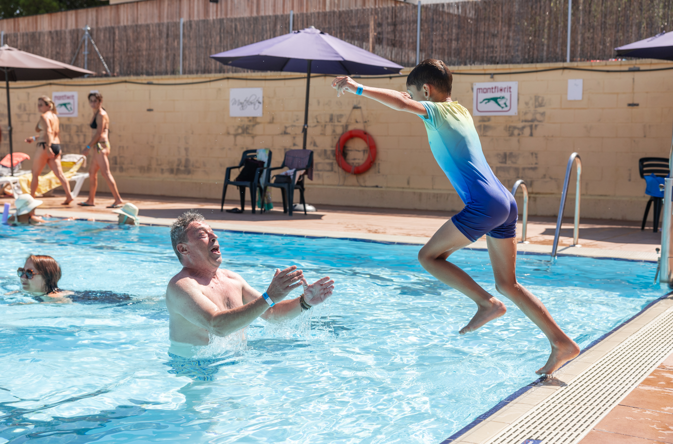 Les piscines de Cerdanyola formen part de la xarxa de refugis climàtics, tot i que l’accés no és gratuït. FOTO: Arnau Padilla