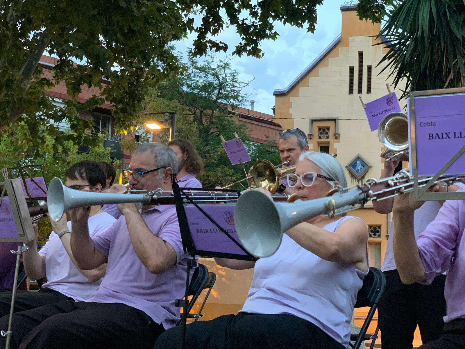 La Cobla Baix Llobregat va interpretar les nou sardanes de la ballada d’estiu. FOTO: Judit Josa