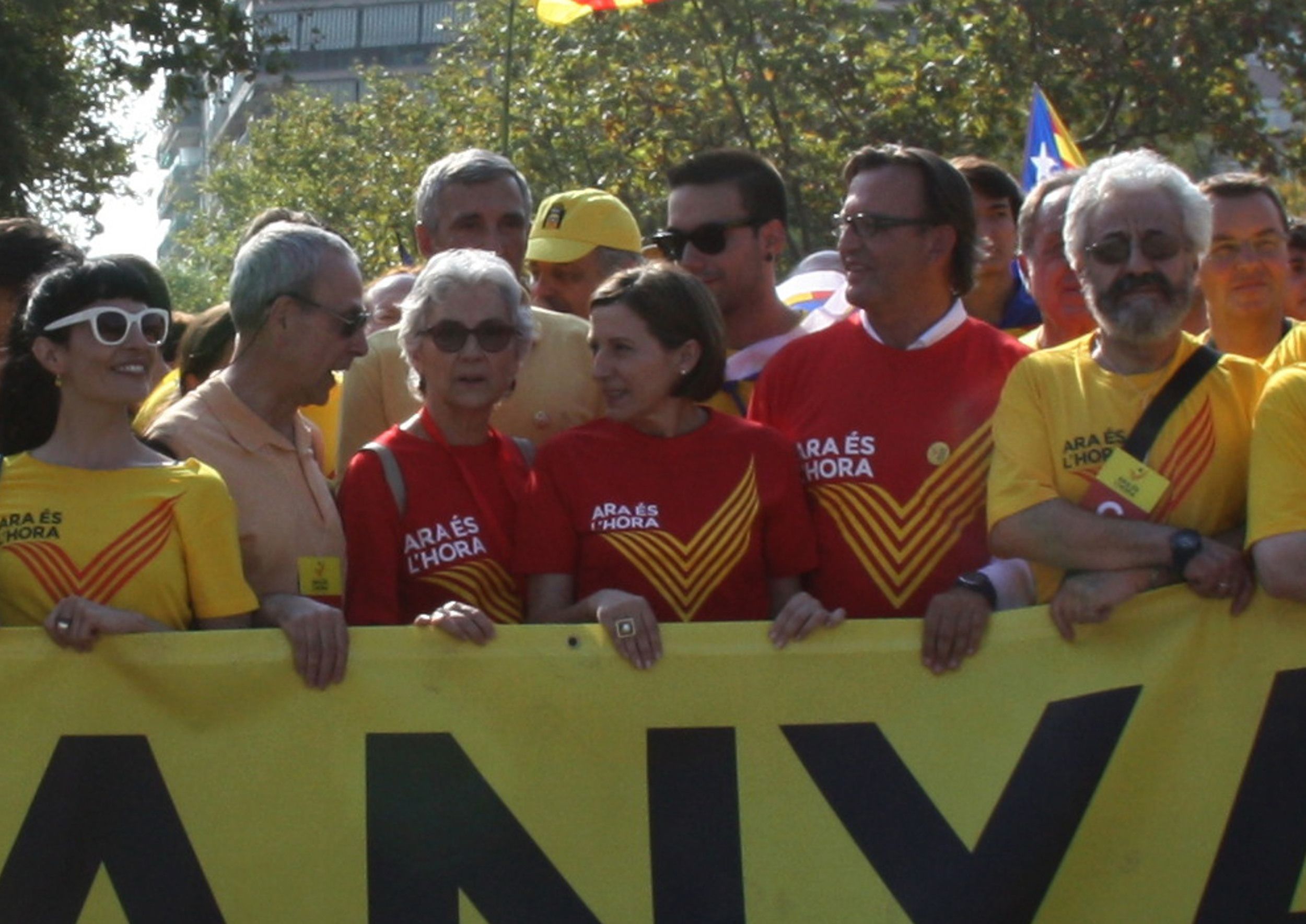 La presidenta d'Òmnium Cultural, Muriel Casals, la presidenta de l'ANC, Carme Forcadell, i el president de l'AMI, Josep Maria Vila d'Abadal, en la capçalera de la Via Catalana 2014, l'11 de setembre del 2014 FOTO: María Belmez (ACN)