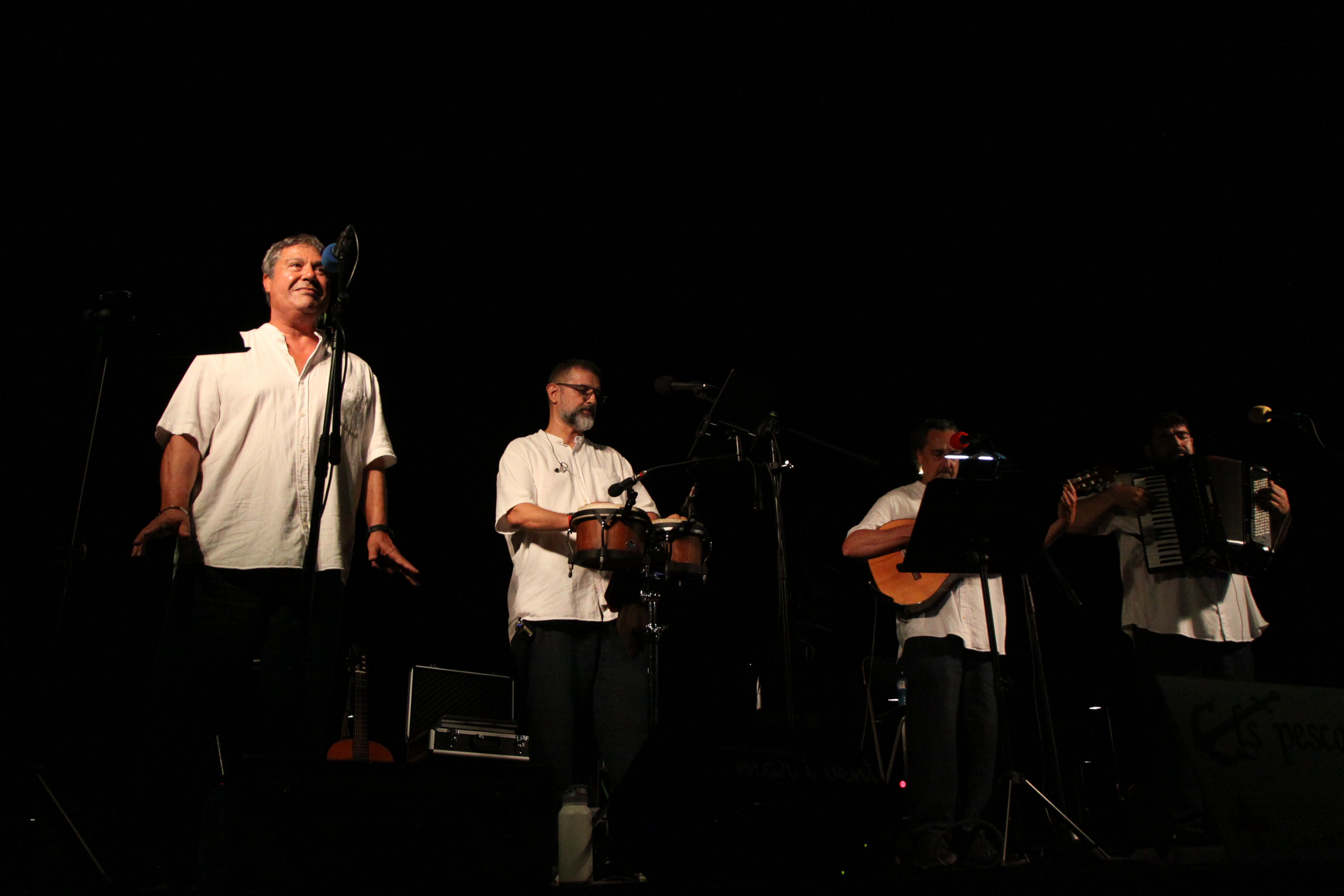 El grup ha tocat alguns dels temes més mítics del repertori mariner català. Foto: Laia Jubany