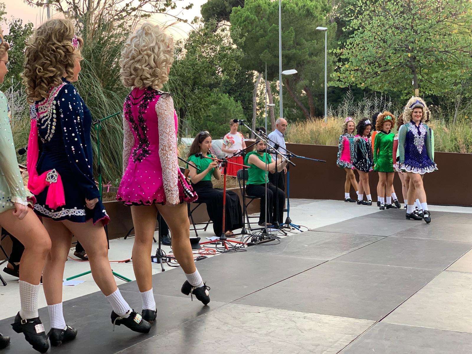 Brú na Bóinne es presenta davant del públic durant la 43a Mostra Internacional de Dansa als barris. FOTOS: Judit Josa
