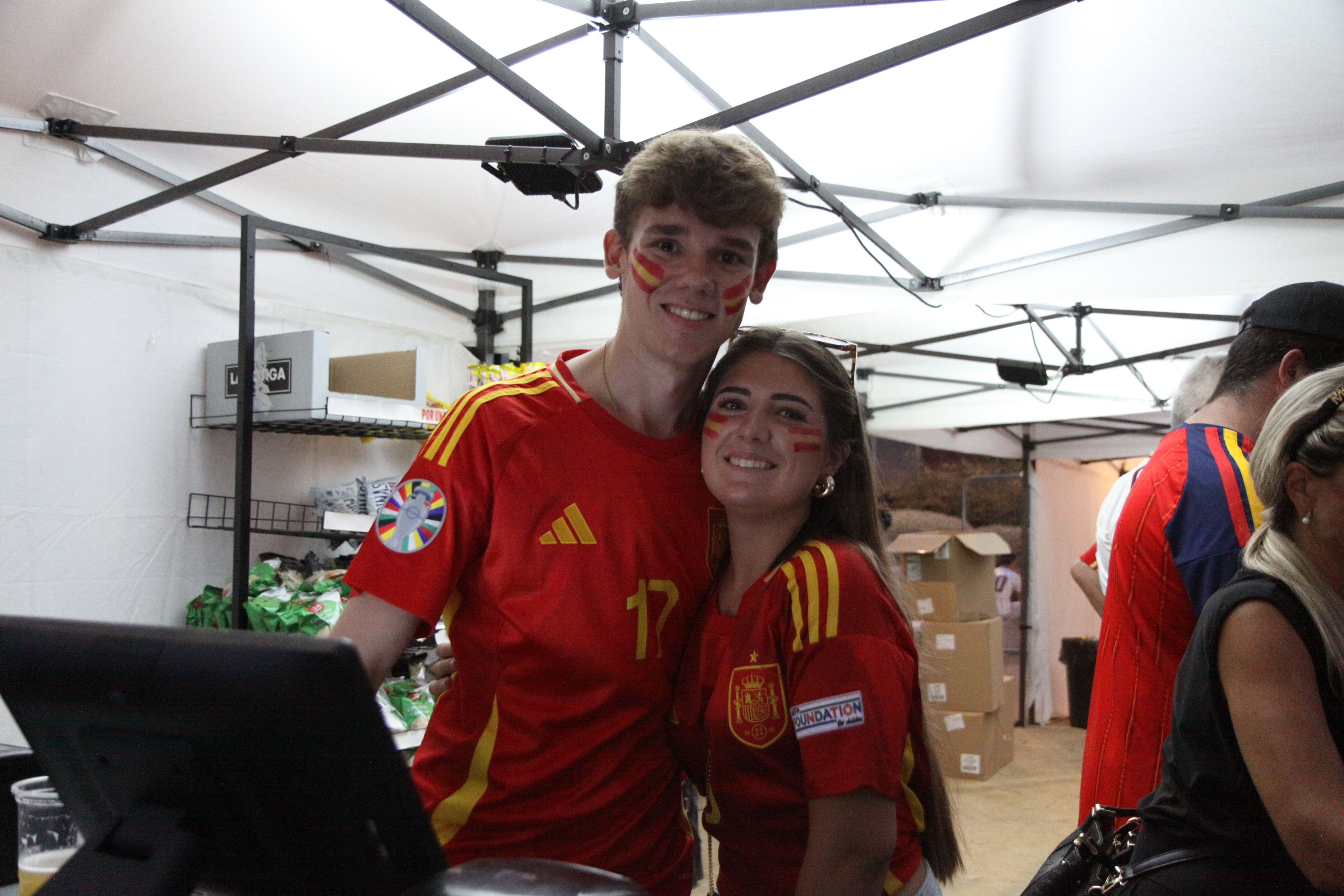 Afició des de la barra. Foto: Laia Jubany