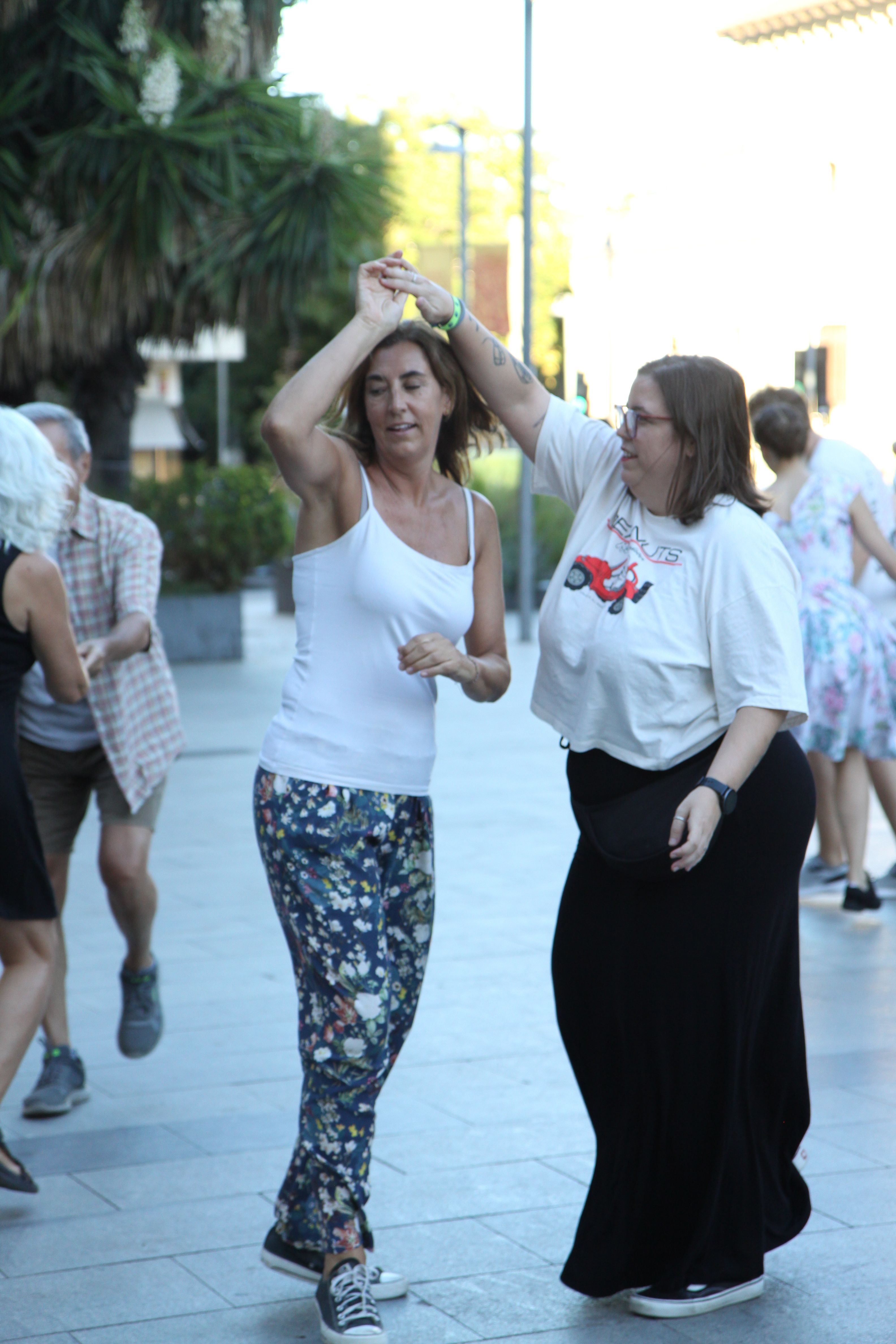 Ballarins a l'Abat Oliba. Foto: Laia Jubany