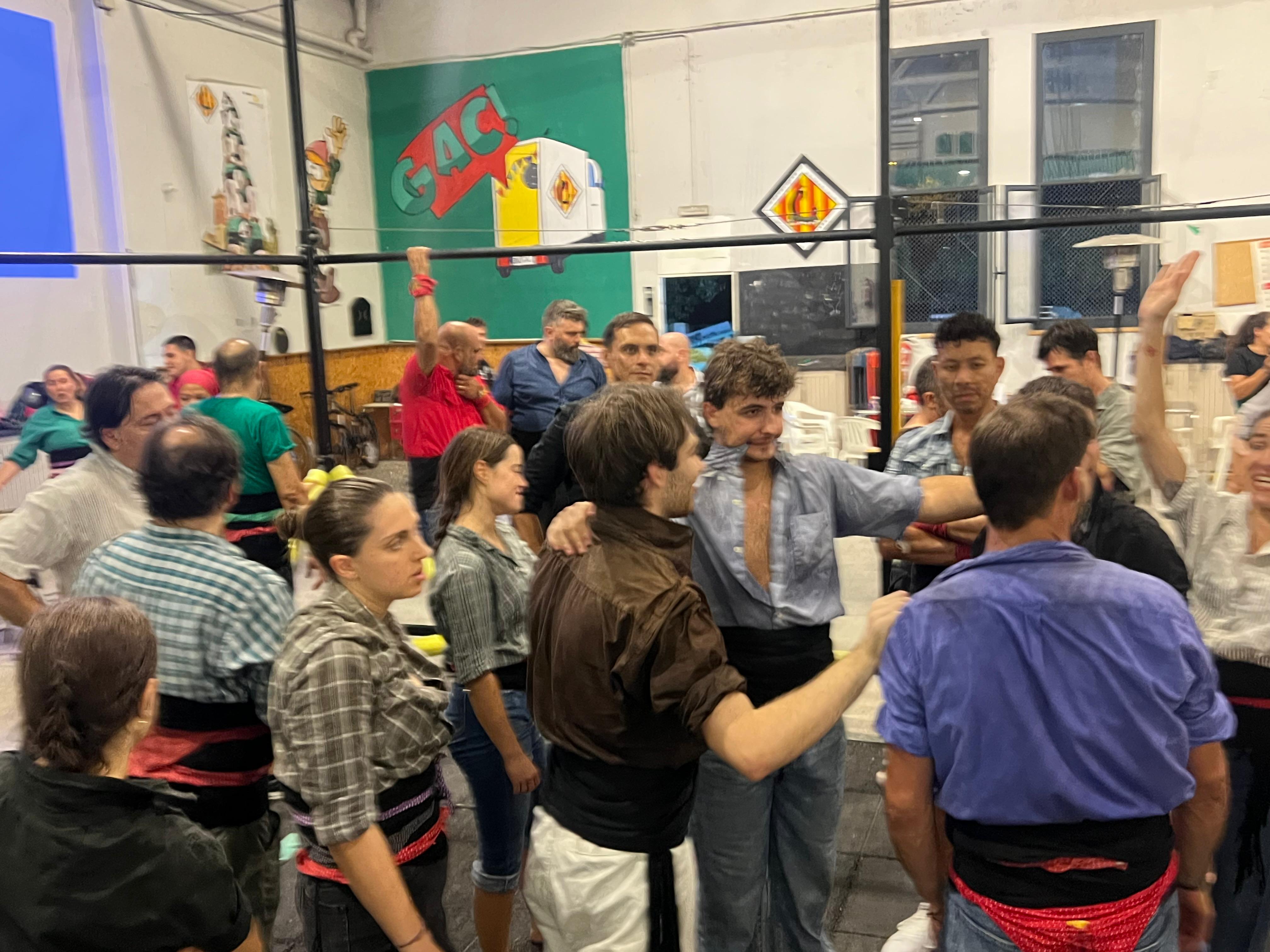 Els Martinets es preparen abans de començar les proves del primer assaig del curs. FOTO: Judit Josa