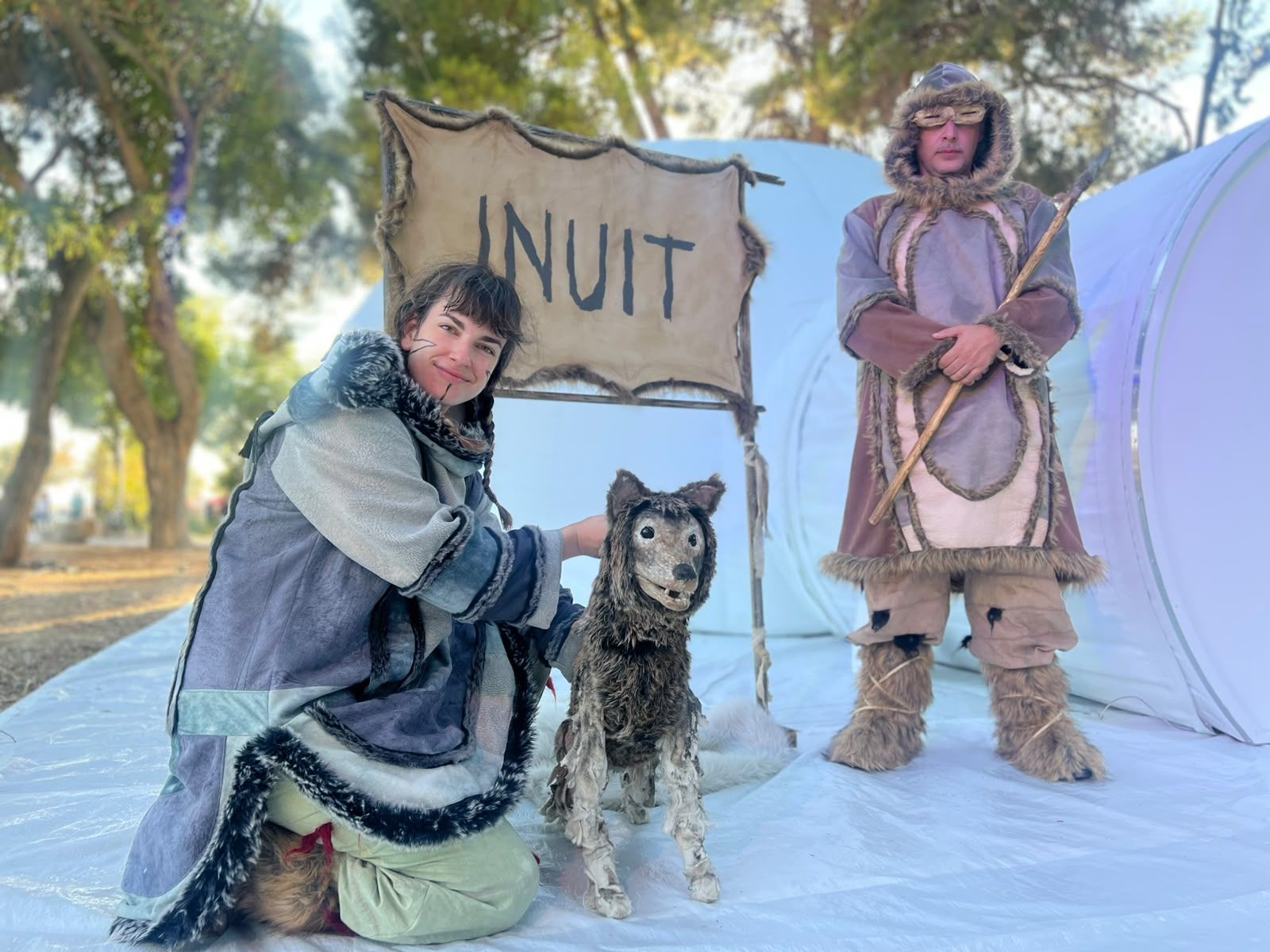 Els actors d’Inuit posen per al TOT entre actuacions a FiraTàrrega. FOTO: Judit Josa