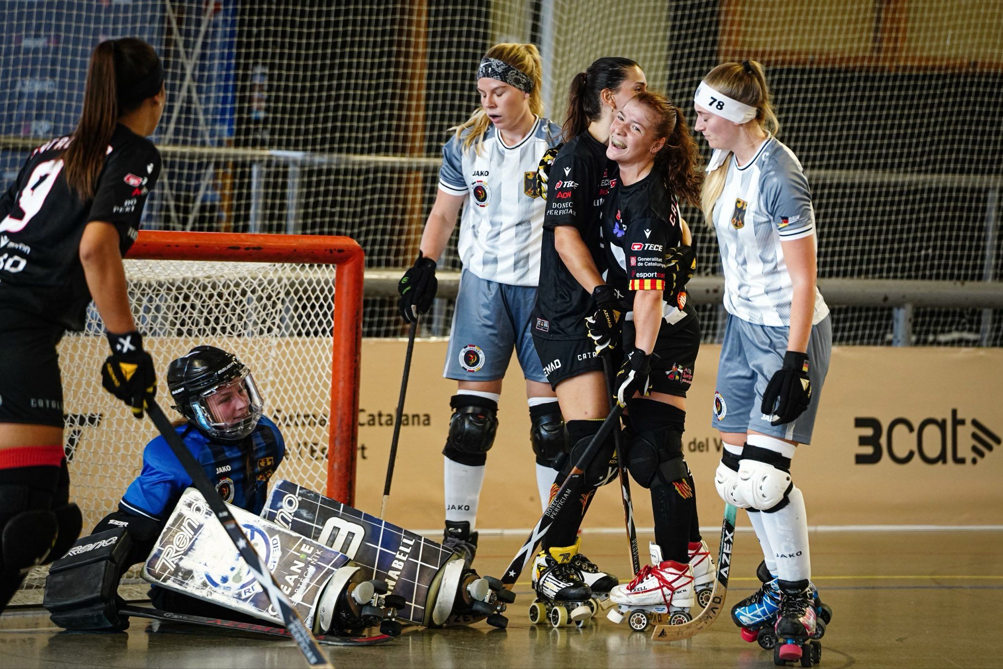 La selecció femenina en el partit contra Alemanya de la GoldenCat 2026. Foto: Federació Catalana de Patinatge