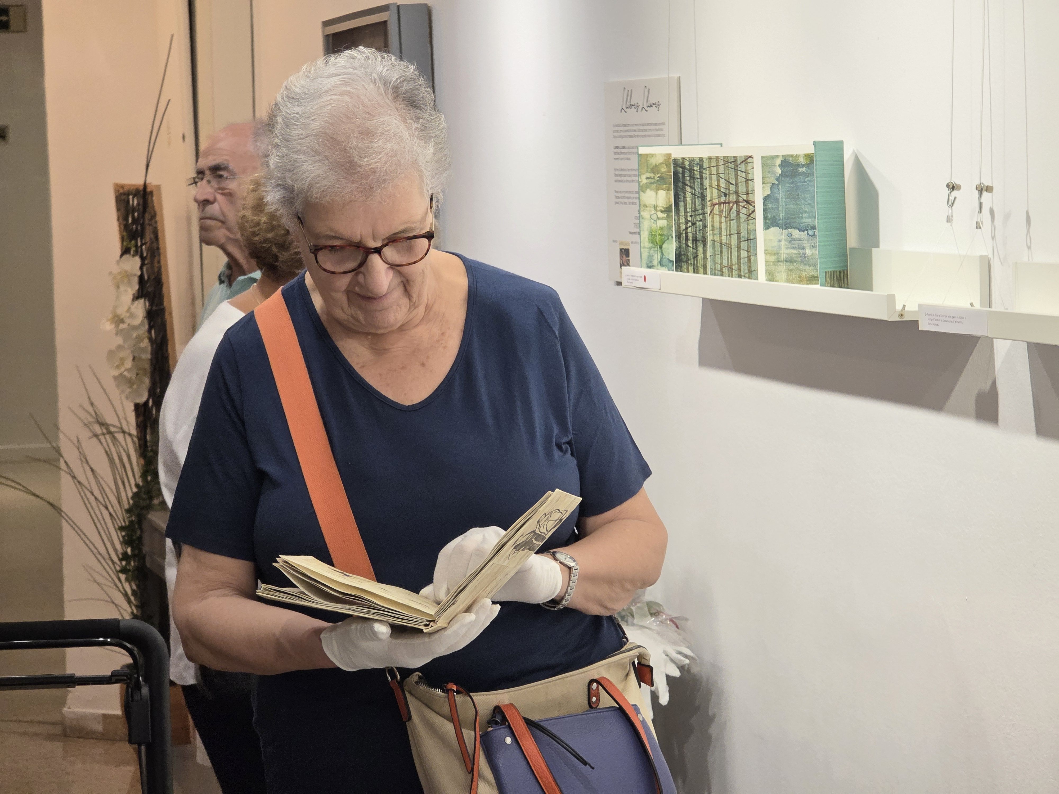 'Llibres Lliures', una exposició de Marutxi Beaumont. FOTO: Marc Mata
