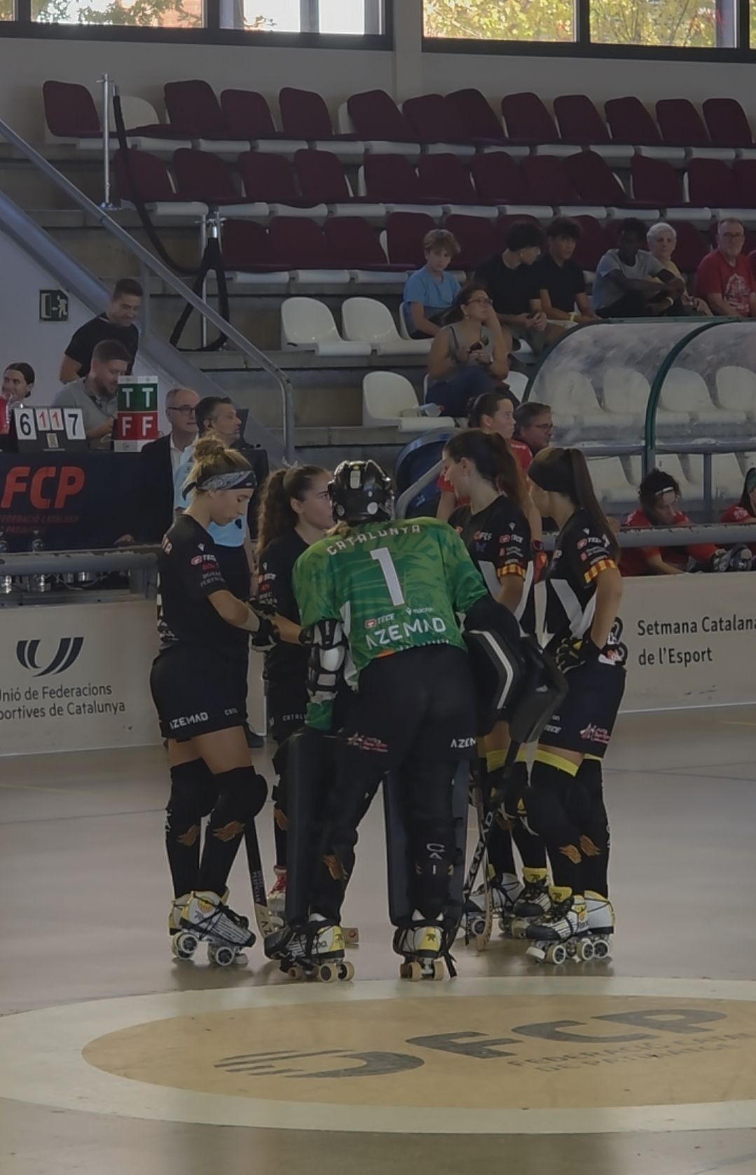 L'equip català femení minuts abans de començar el partit. FOTO: Marc Mata