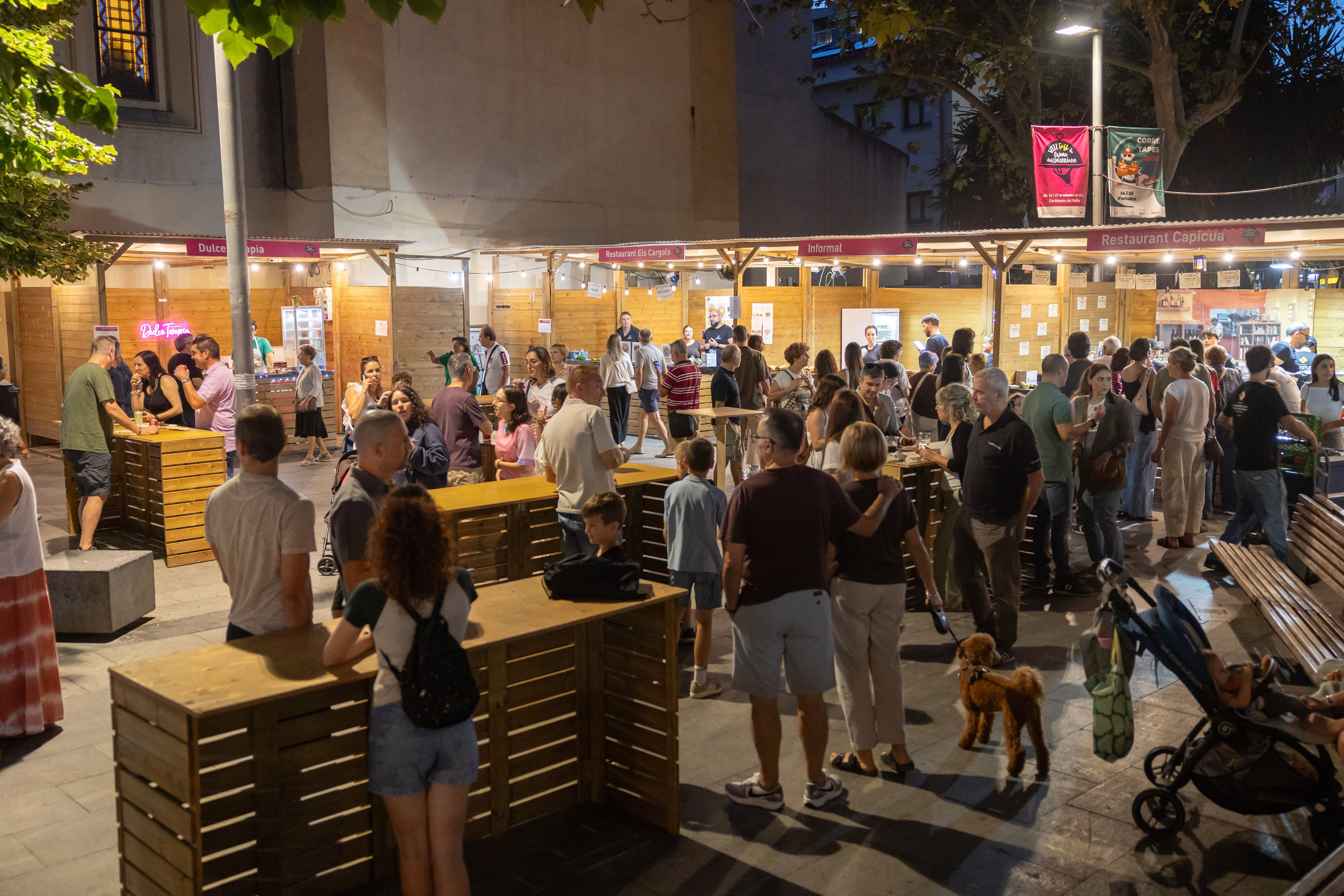 El Tast de Cuina Mediterrània ha omplert la plaça de l’Abat Oliba. FOTO: Arnau Padilla