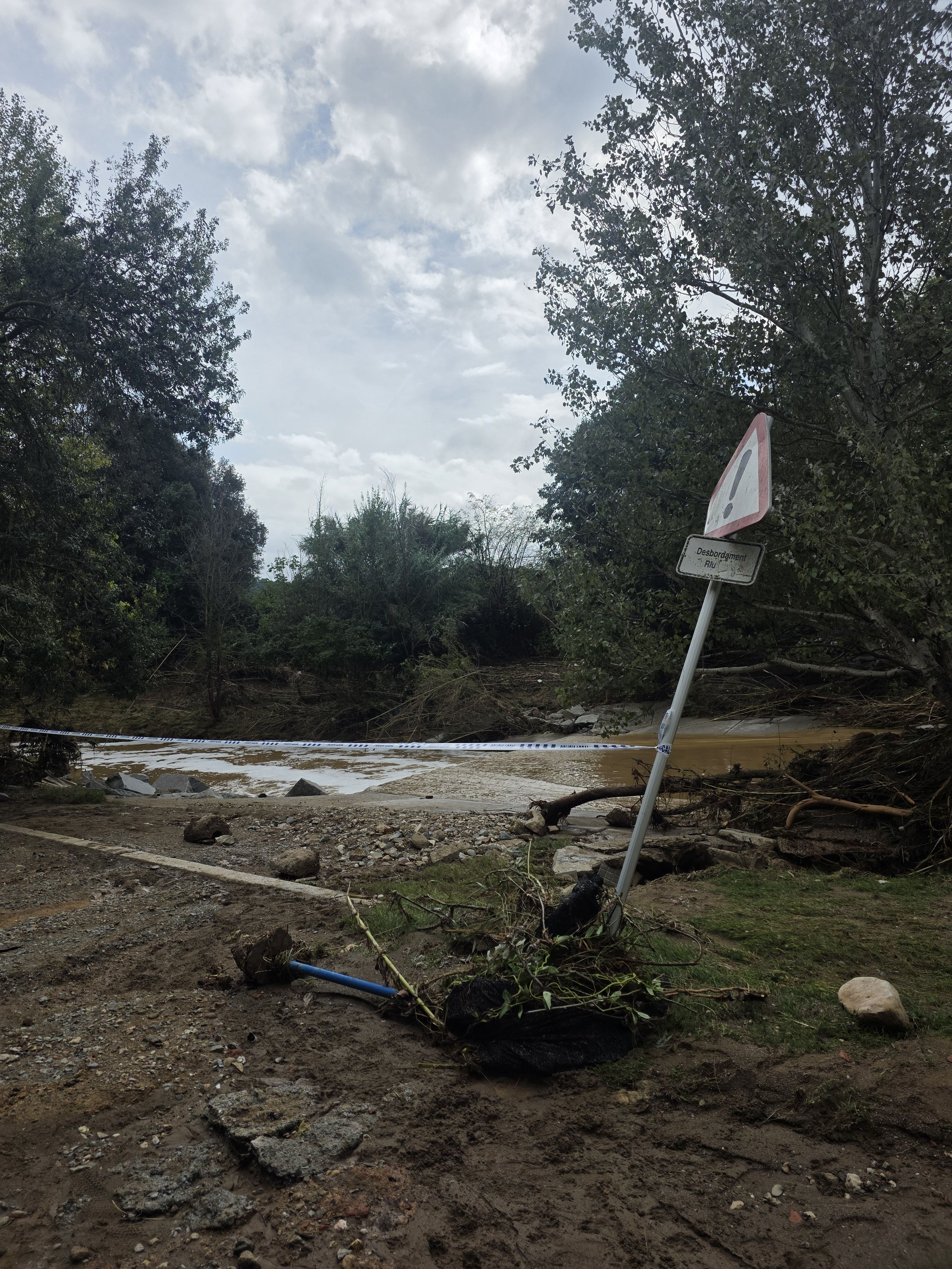 L’aiguat ha malmès l’entorn de la riera de Sant Cugat a Montflorit. FOTO: Marc Mata