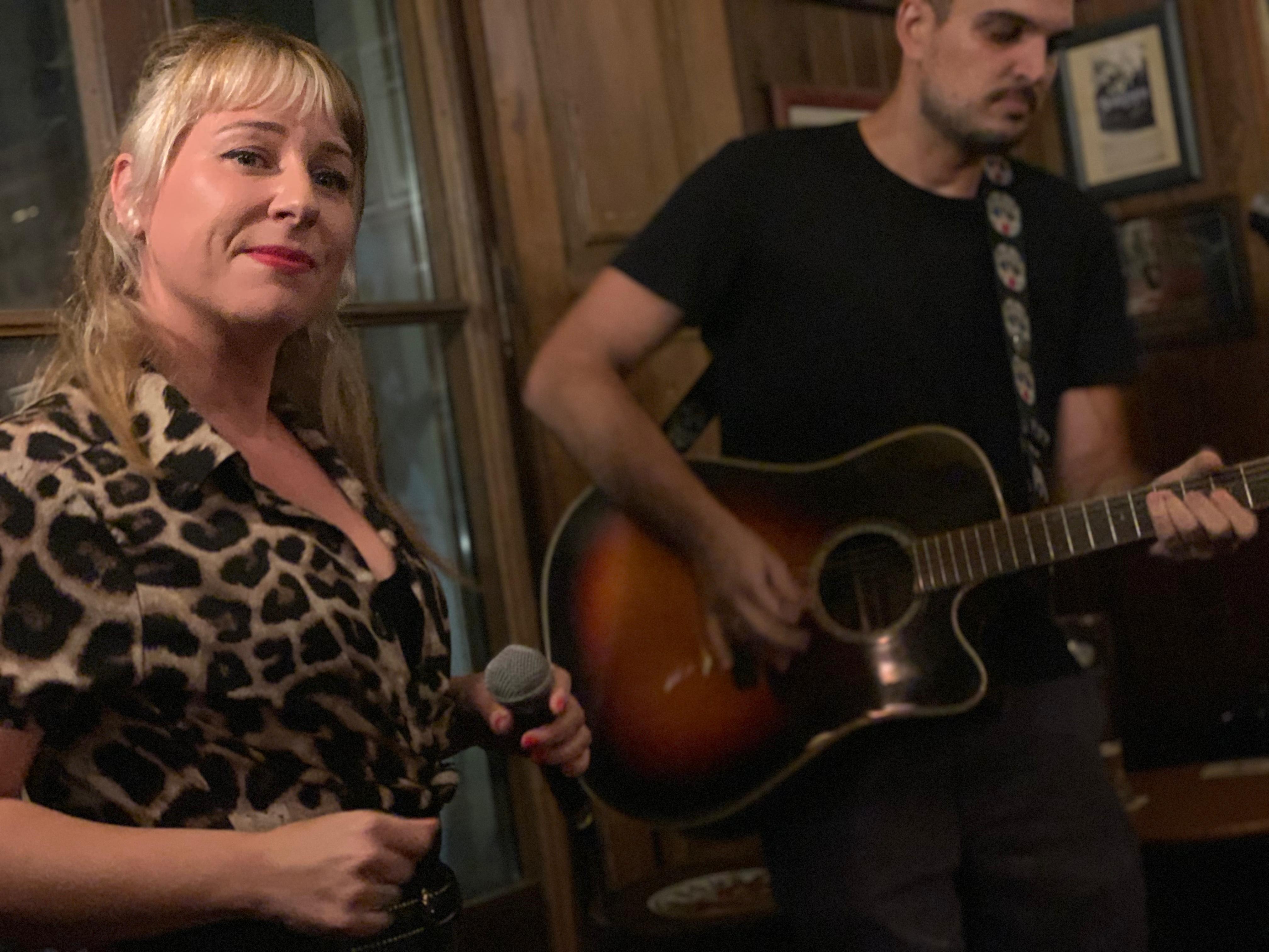 Ster Wax, durant la sessió especial del Blues Open Mic al The 1916 Irish Pub. FOTO: Judit Josa