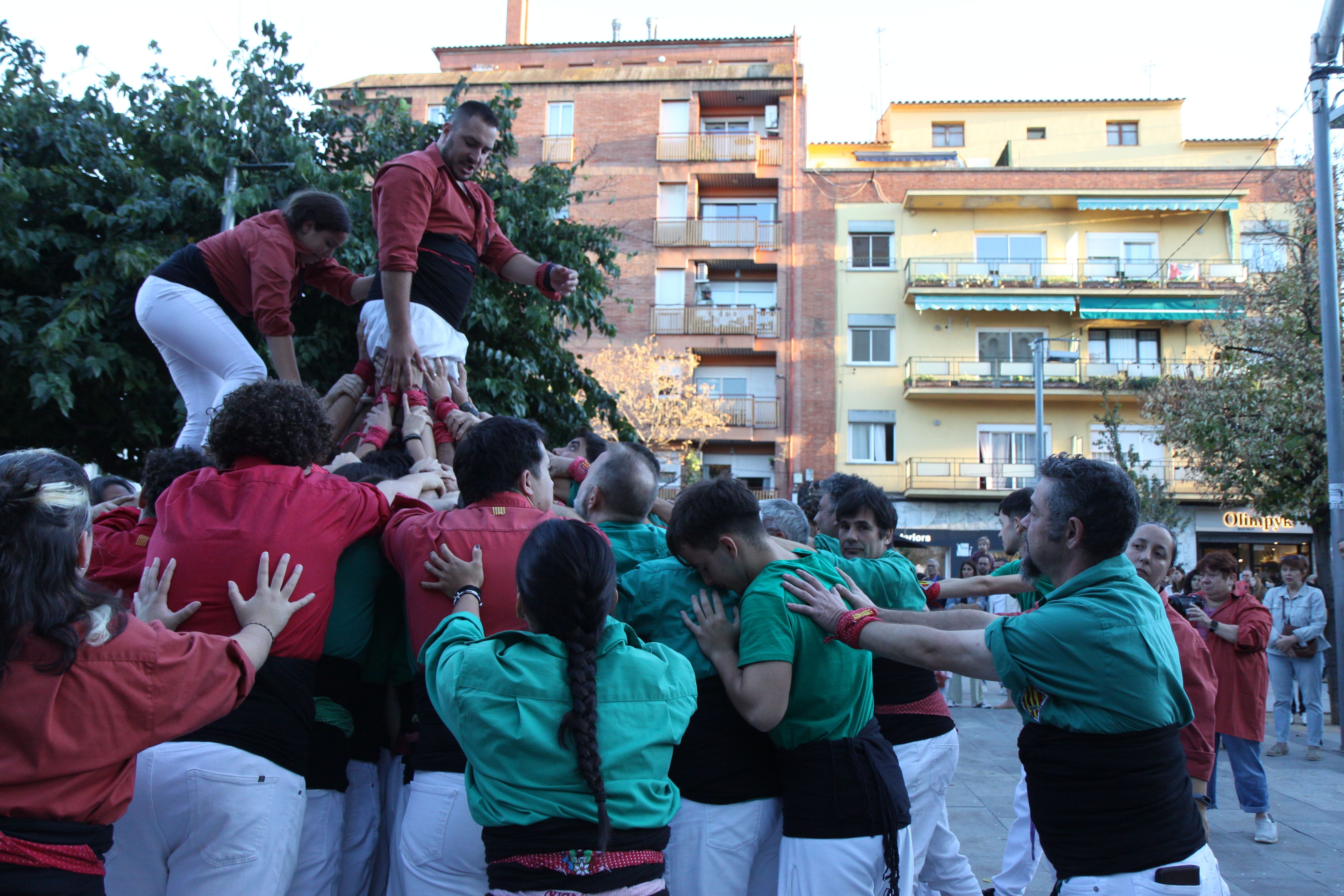 Totes les colles juntes a la pinya. Foto: laia Jubany