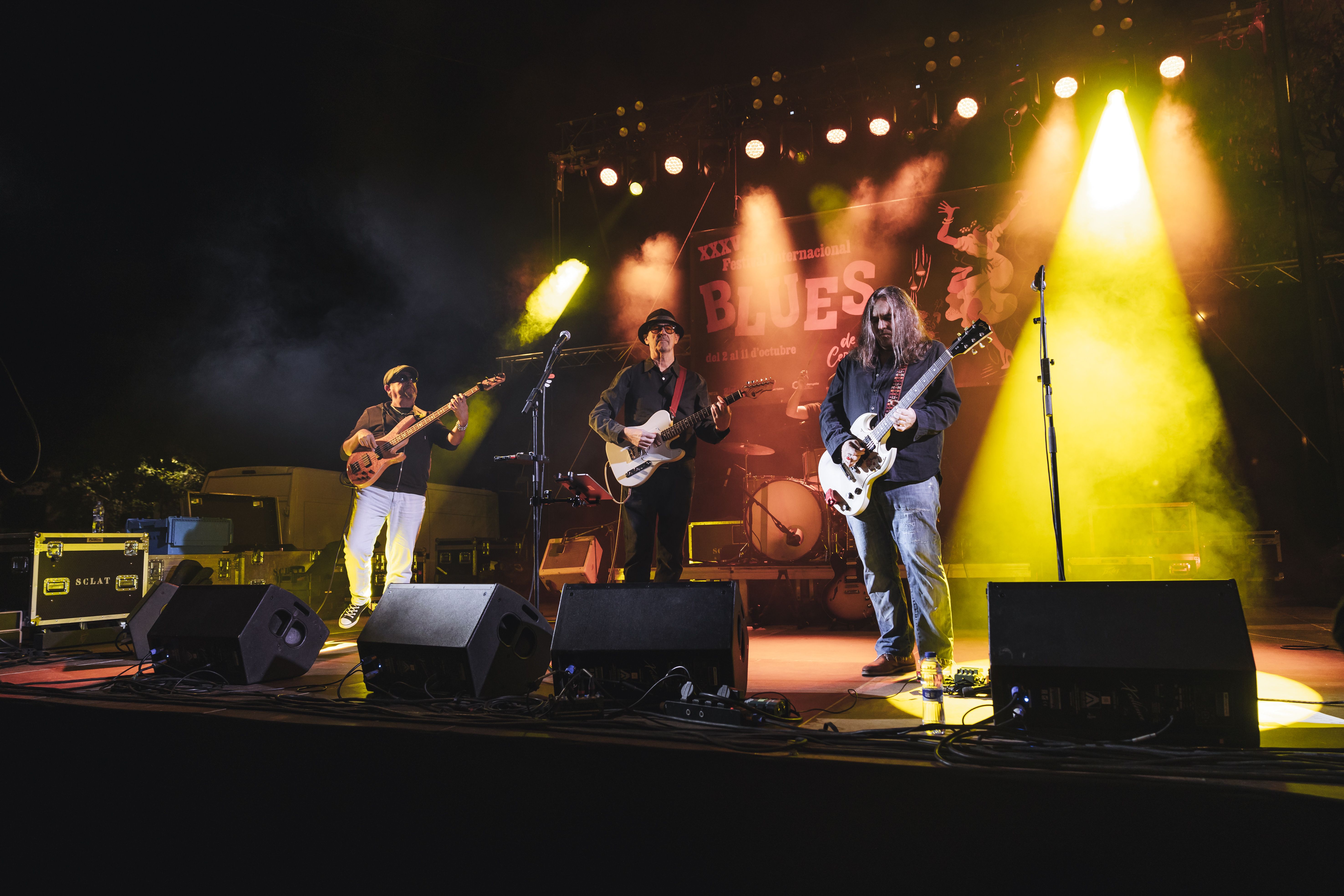 Antoni Hidalgo & Le Blues Troupe, durant l'actuació. FOTO: Arnau Padilla