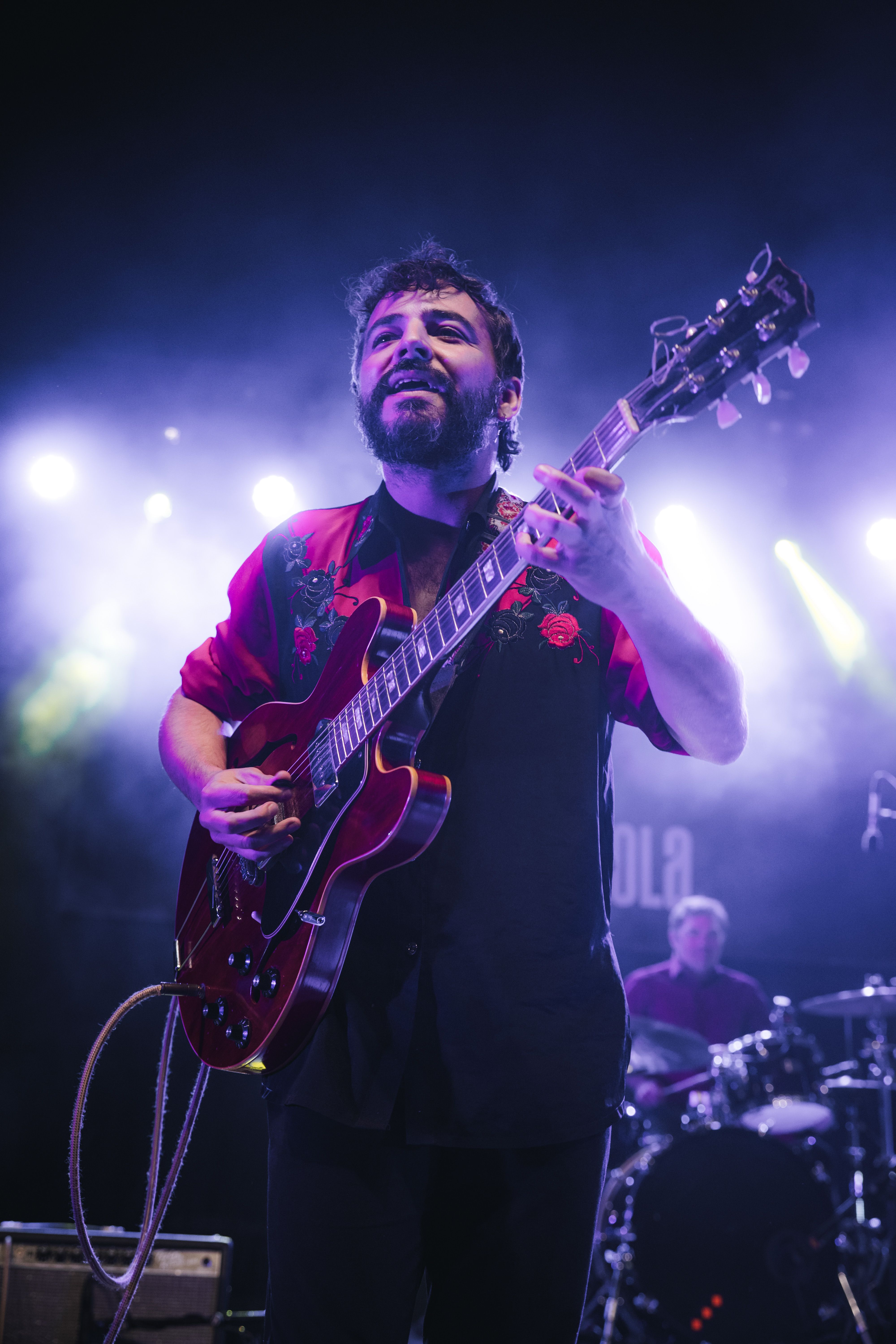 Un dels guitarristes de la banda de Ster Wax, durant l'actuació. FOTOS: Arnau Padilla