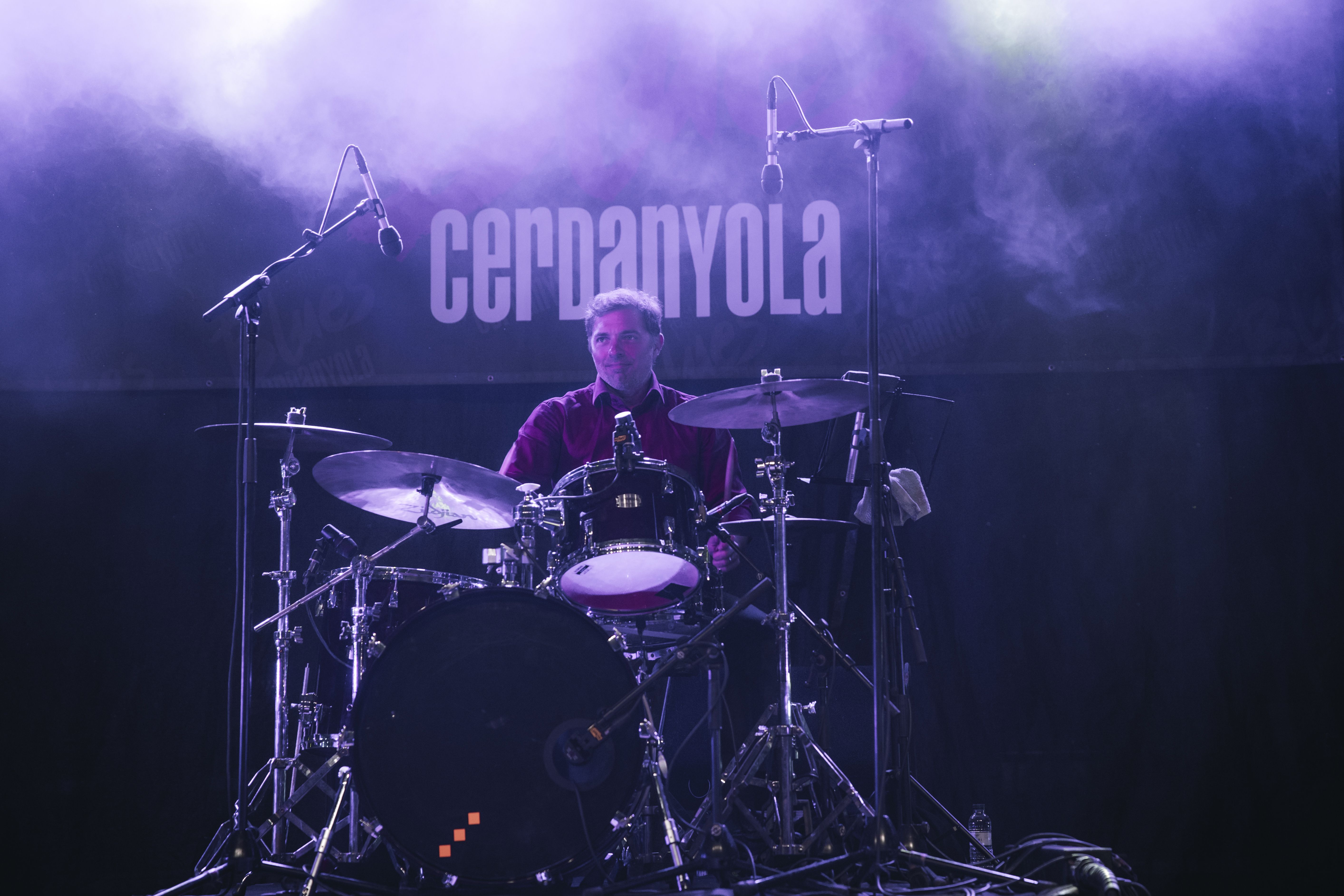 El bateria de la formació de Ster Wax, durant l'actuació. FOTOS: Arnau Padilla