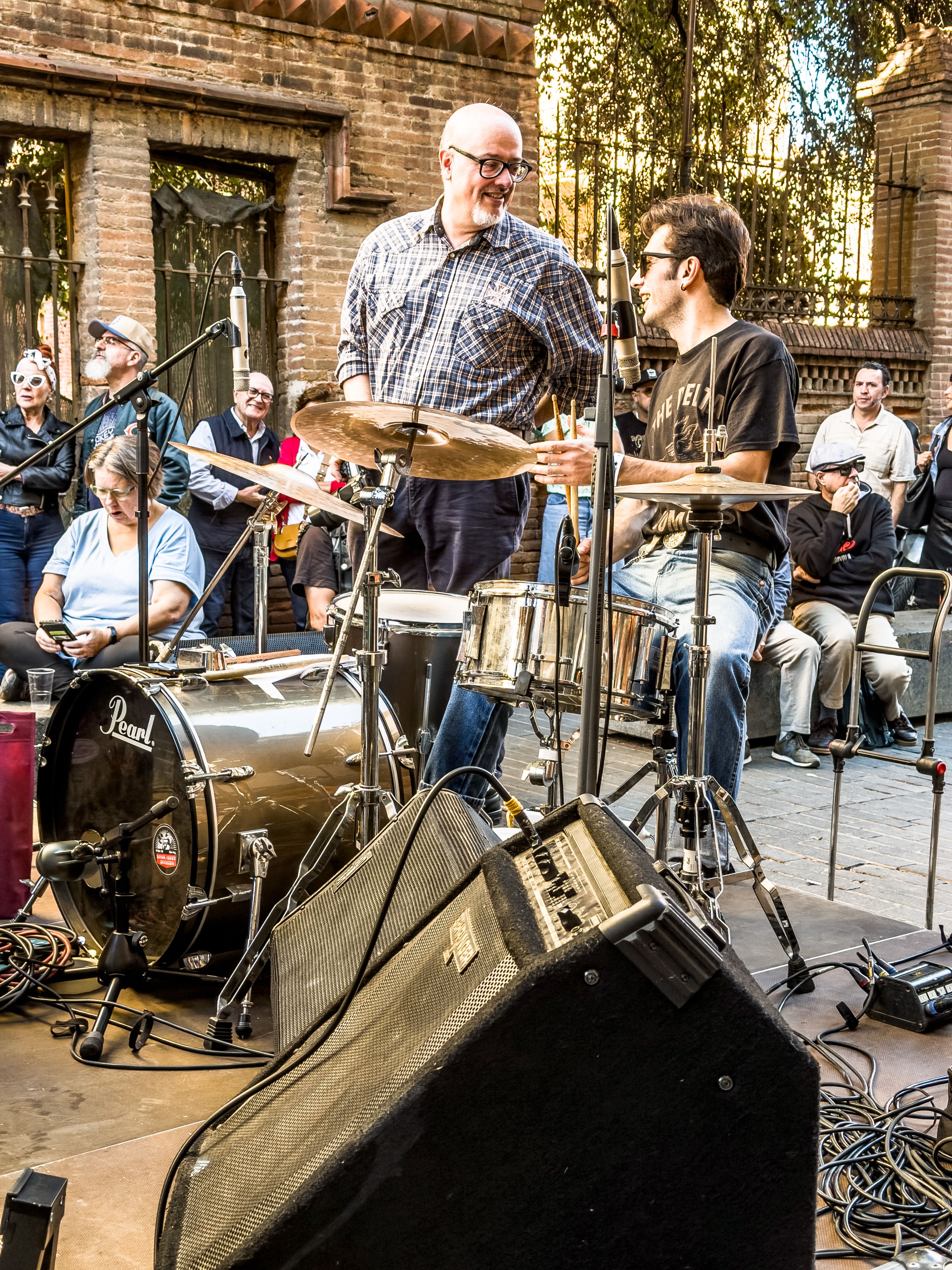 La percussió també pren protagonisme en el concert de Local Crazy Rockers. FOTO: Carme Monclús