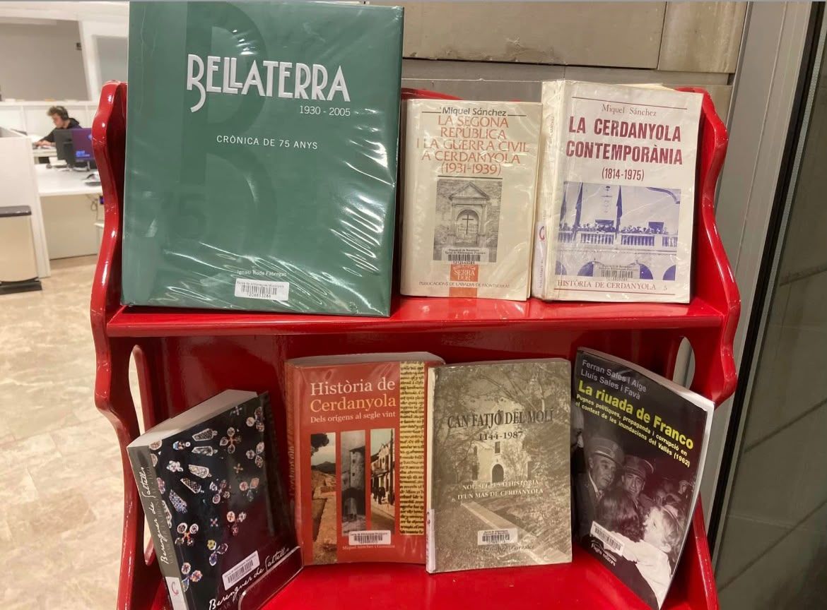 Obres sobre Bellaterra, la Guerra Civil i la història contemporània formen part del fons local de la biblioteca