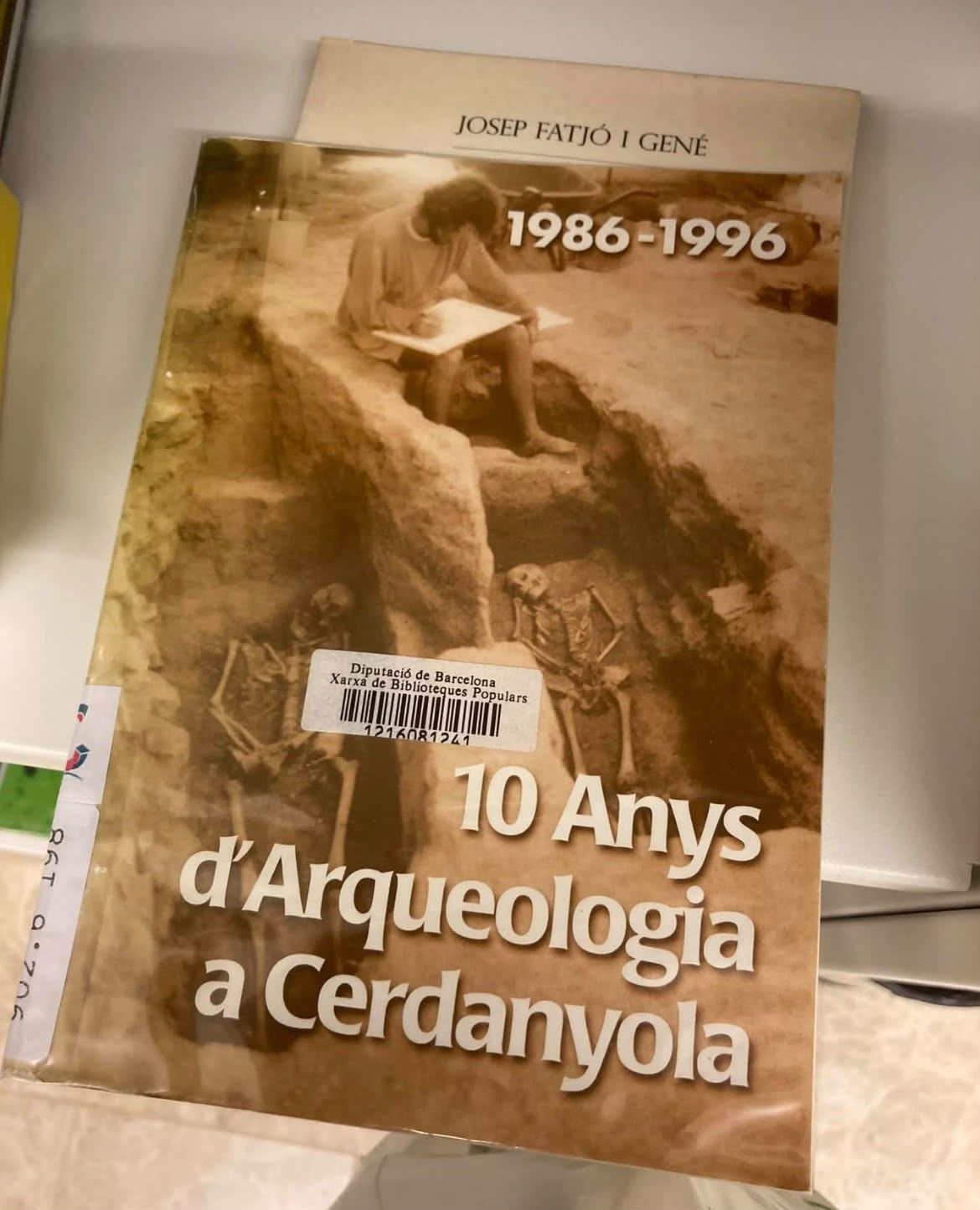 10 anys d'arqueologia a Cerdanyola, de Josep Fatjó i Gené, recull una dècada de treball arqueològic al municipi.