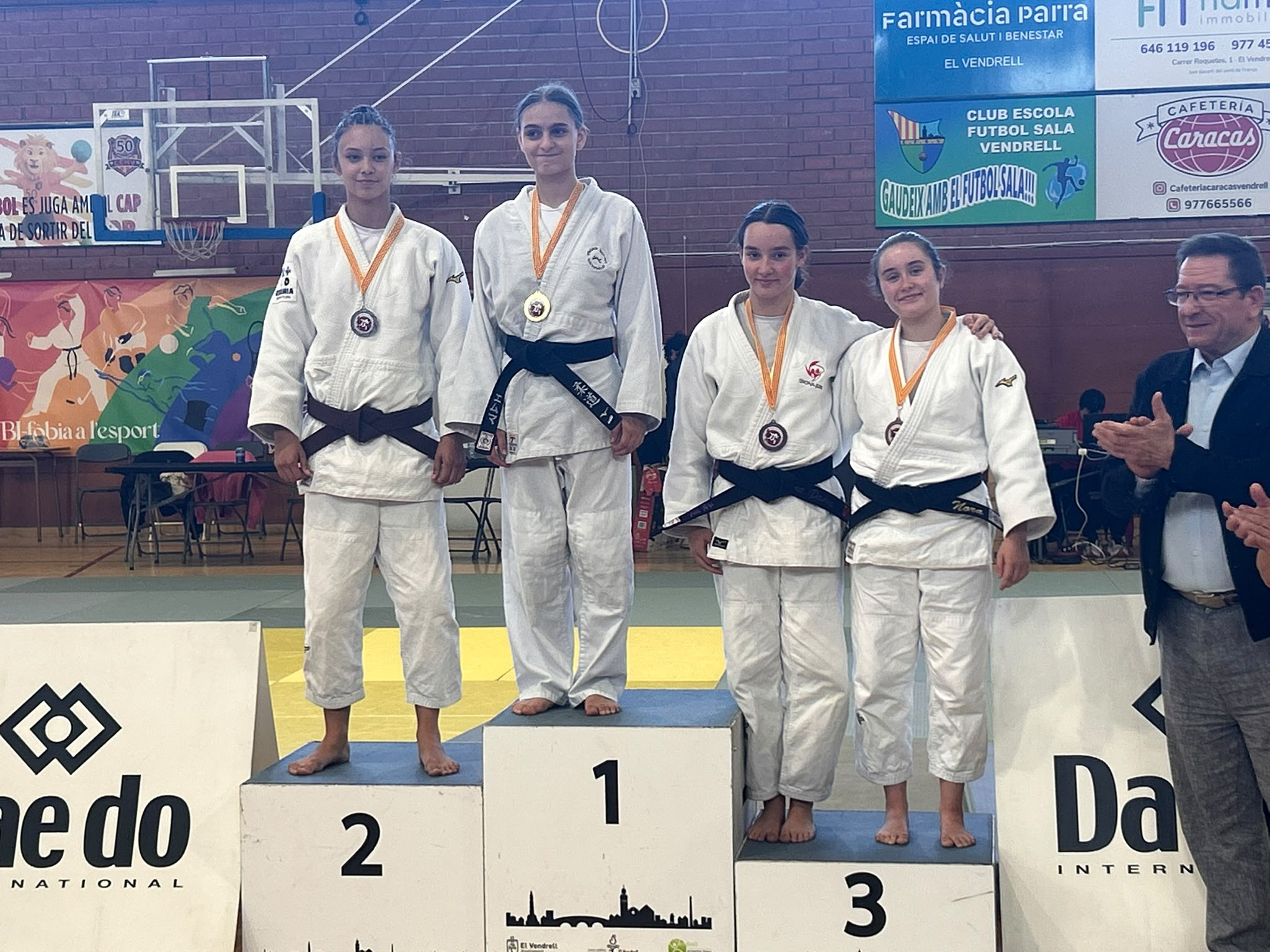 Nora Soriano, a la dreta, s'ha fet amb una medalla de bronze. Foto: Cedida pel Cerdanyola Judo